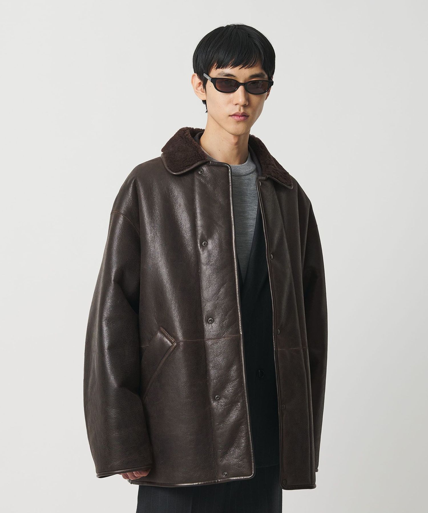 H＞クラック ムートン コート