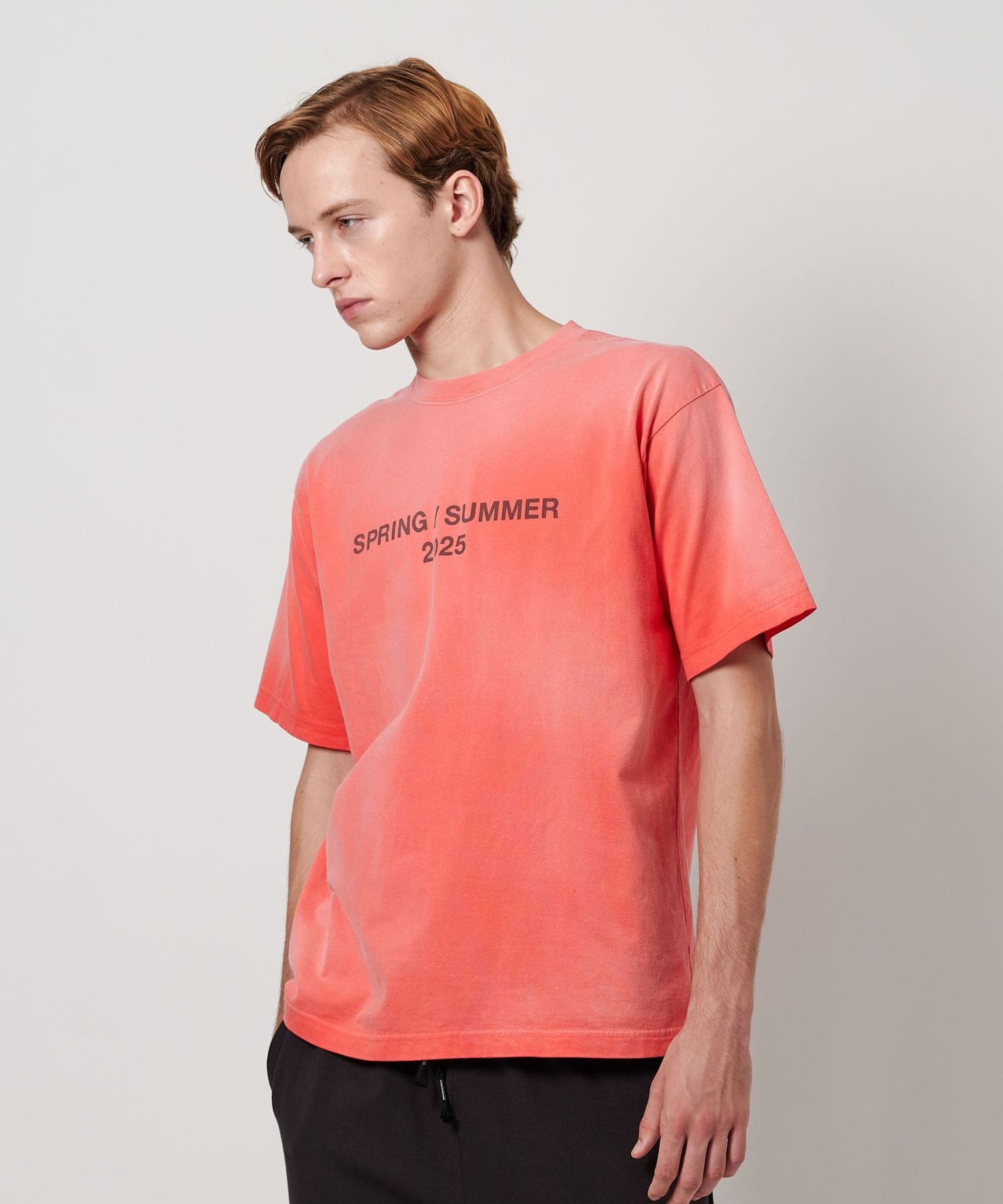 ISSUETHINGS × BY＞FADE T―SHIRT/Tシャツ