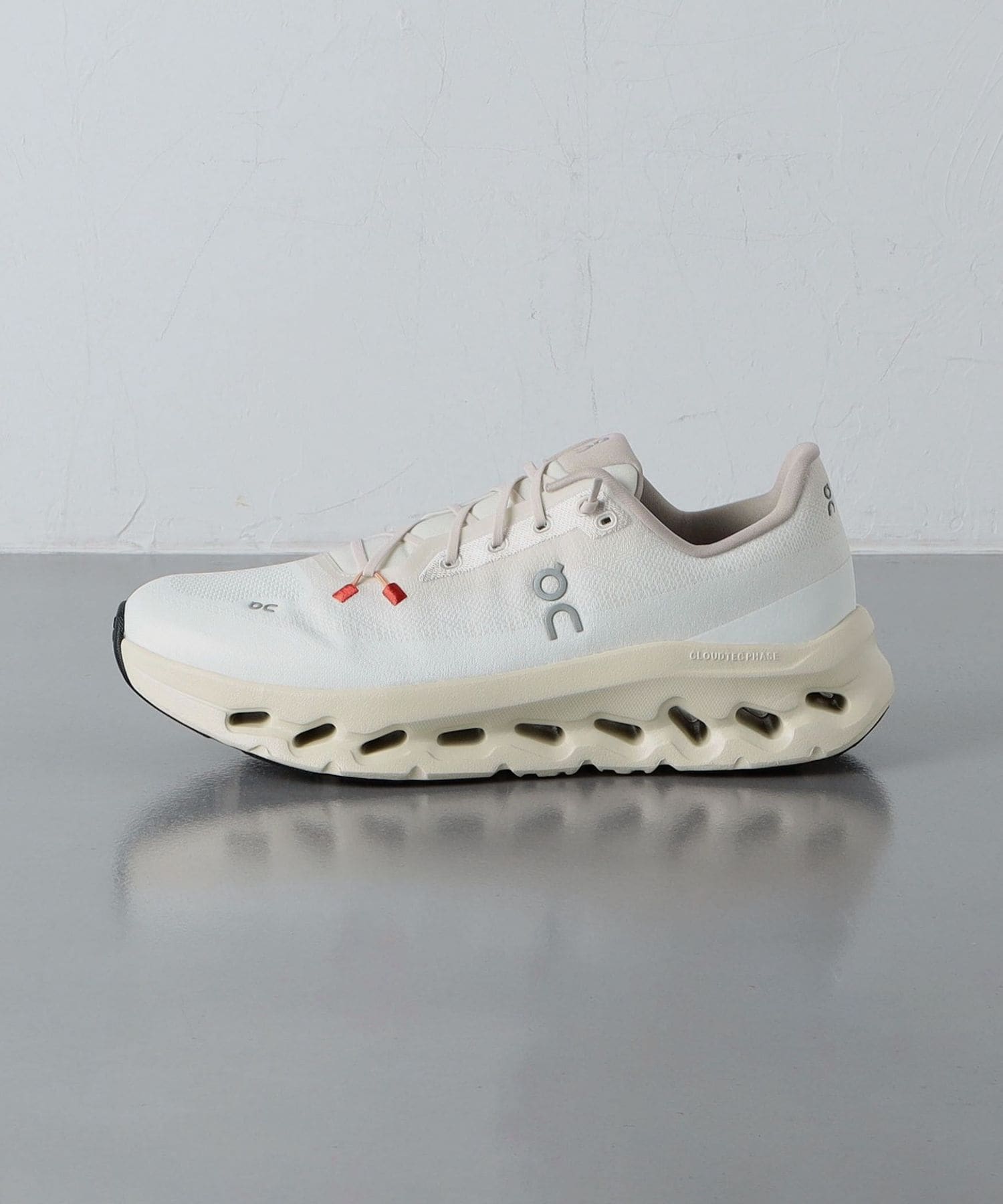 On＞ Cloudtilt/クラウドティルト スニーカー