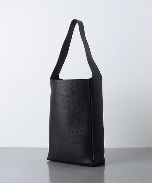 ＜Aeta＞ PG02 SHOULDER M/ショルダーバッグ
黒 レザー PG02 / PG LEATHER SHOULDER : M | ref. / Web Store