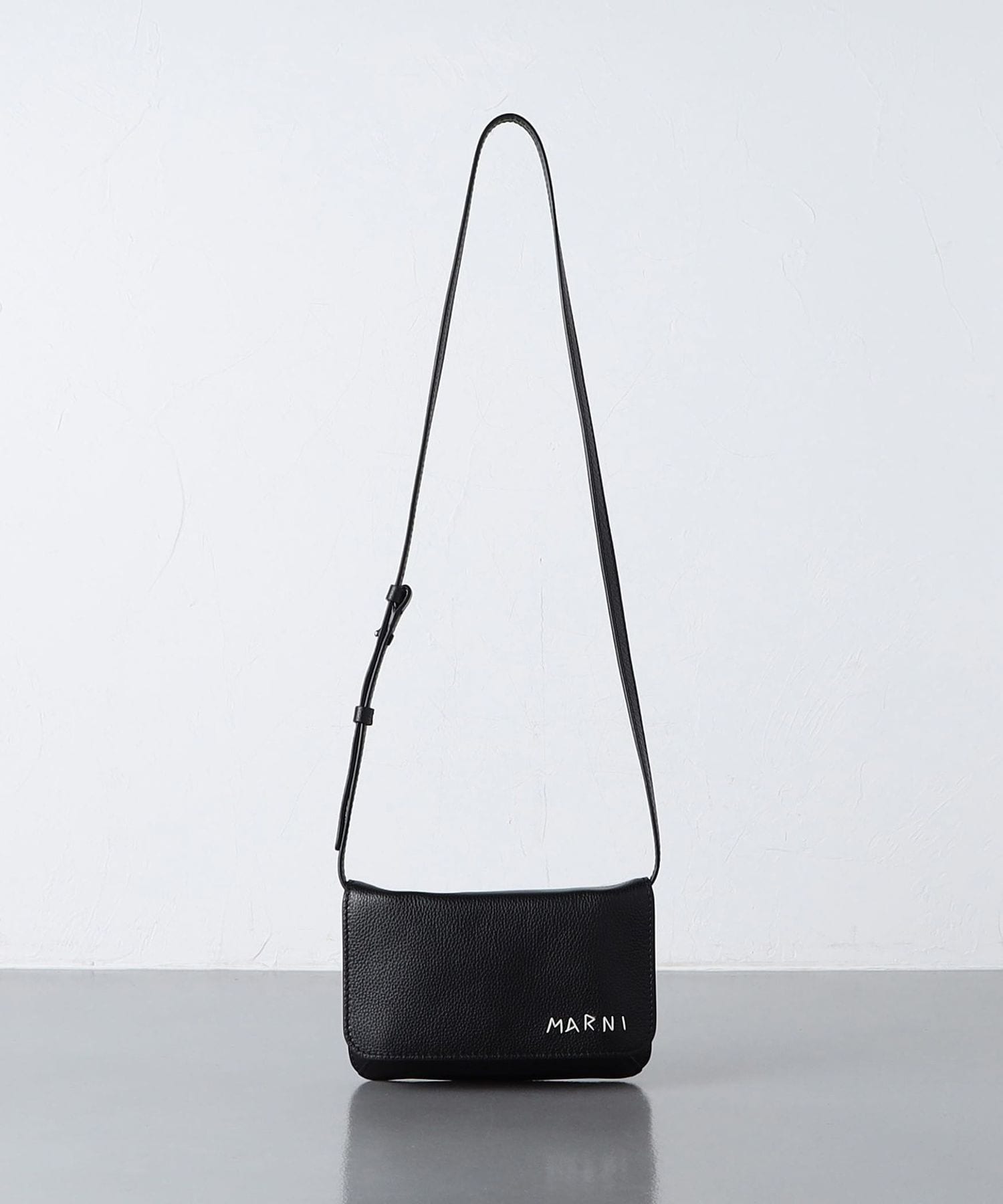新品❣️MARNI ストローショルダーバッグ MARNI マルニ バッグ Marni Market ステンシルバッグ ブラック