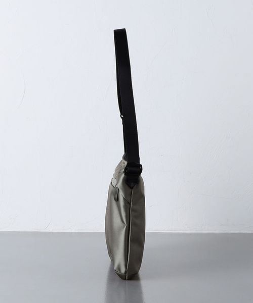 バッグ The North Face Shuttle Shoulder Pouch 000000015691_lB2QqPZ.jpg
