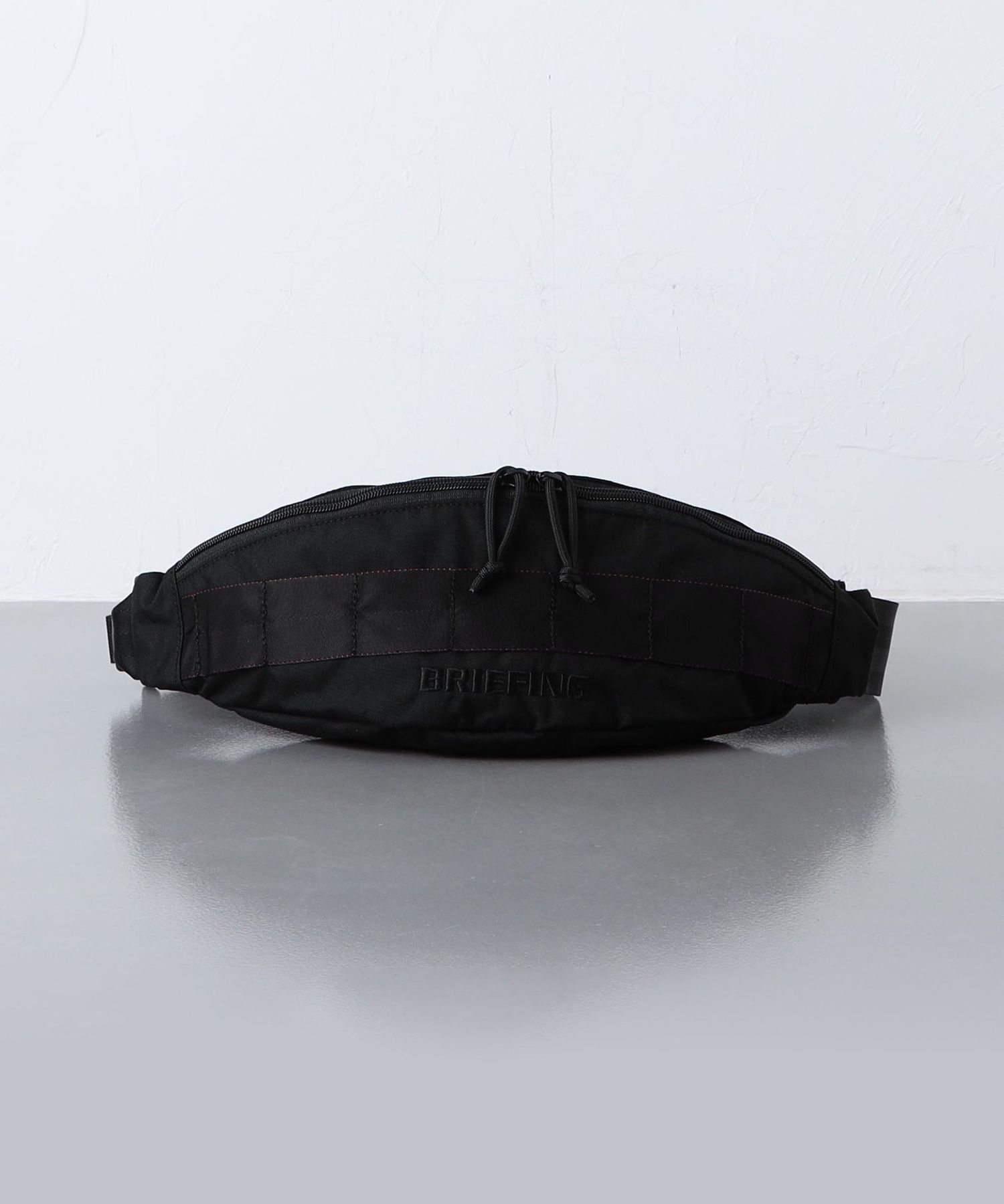 ブリーフィング フレイター ボディバッグ TRIPOD メンズ 冬 アメリカ製 MADE IN USA ミリタリー BRA241L02 BRIEFING FREIGHTER A6サイズ 軽量 ブランド ブリーフィング トライポッド BRIEFING TRIPOD BRF071219 ボディバッグ アメリカ ウエストバッグ ウエストポーチ ヒップバッグ  シルエット MADE IN USA トラベル 旅行 フェス おしゃれ キャンプ アウトドア | OutdoorStyle サンデーマウンテン