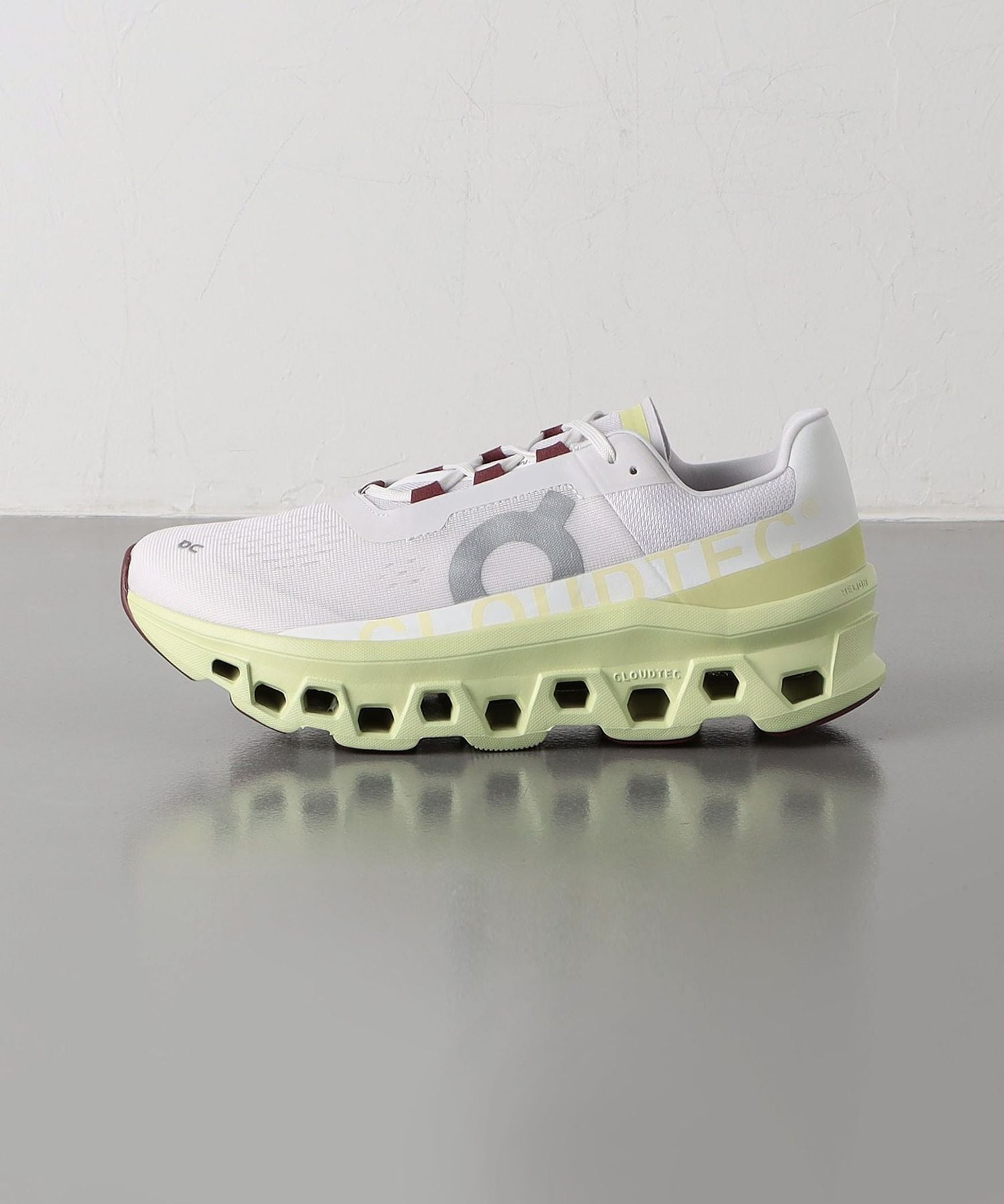 新品 On クラウドモンスター ホワイト 24cm