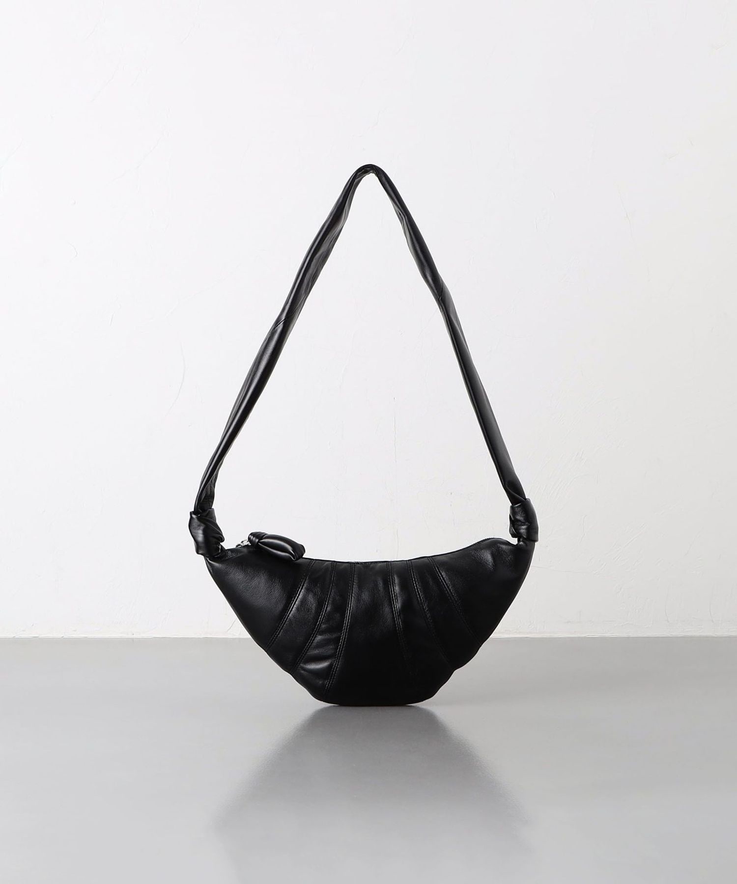 送料関税込★LEMAIRE★クロワッサン スモール ショルダーバッグ LEMAIRE(ルメール) 「SMALL CROISSANT BAG」スモール