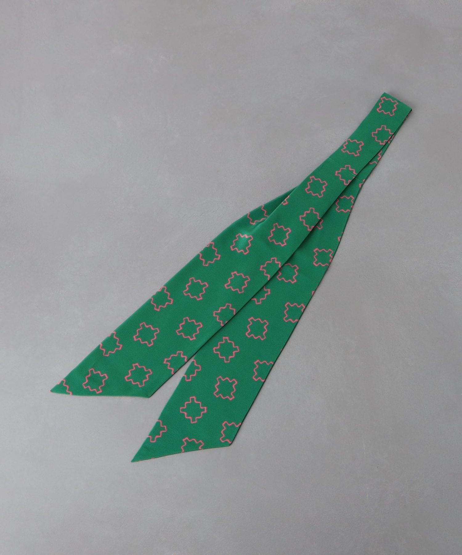 Camoshita＞ プリント アスコット タイ