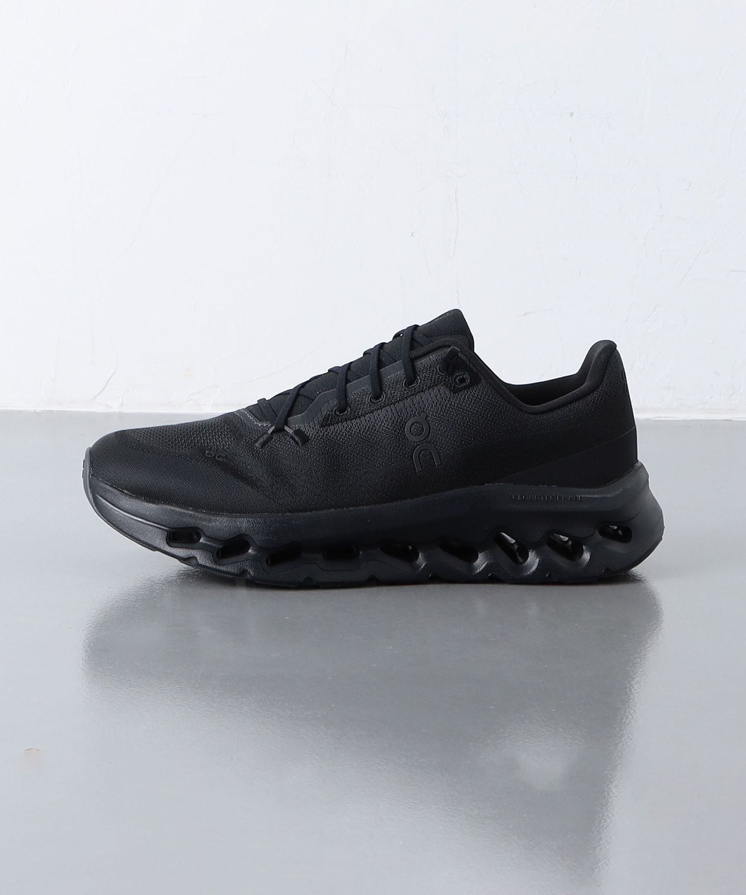 On＞ Cloudtilt/クラウドティルト/スニーカー