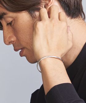 ELAINE TAHE/＜ELAIN TAHE＞ ラウンドバングル/ブレスレット / バングル