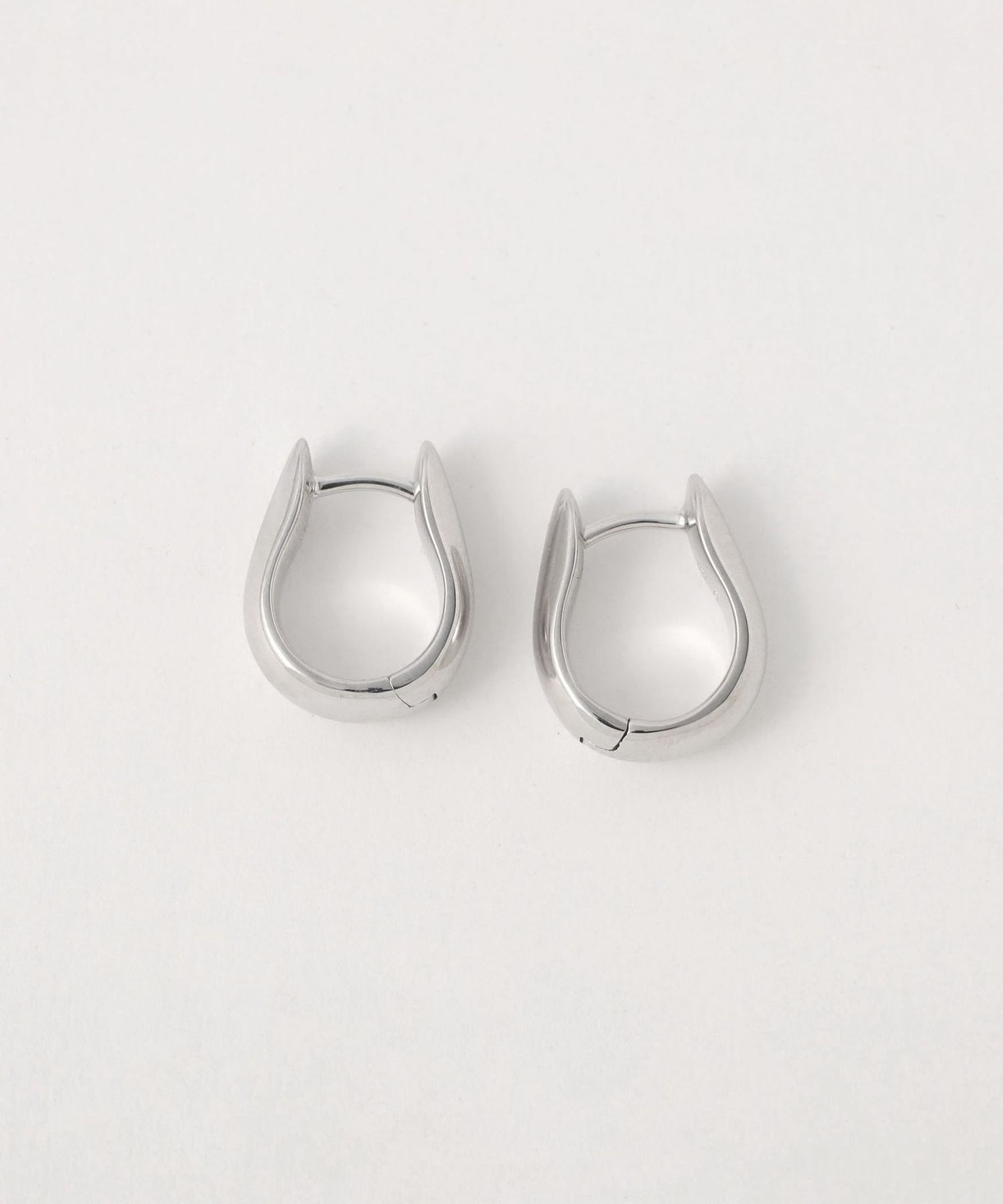 TOMWOOD＞ OYSTER HOOP S/ピアス