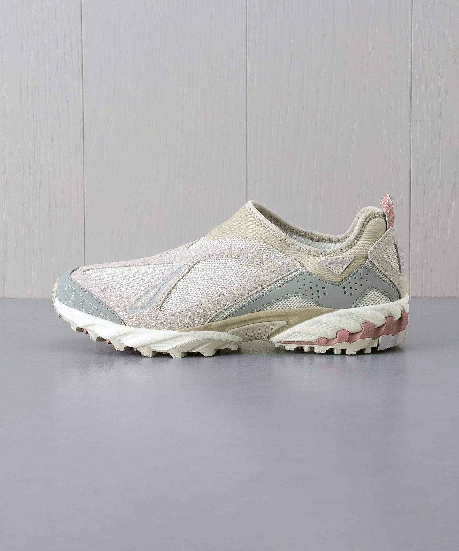 ★韓国の人気★【New Balance】★ML610TE スニーカー★22-30cm★ New Balance] M L 6 1 0 シリーズ ☆人気☆男女☆TAE (New