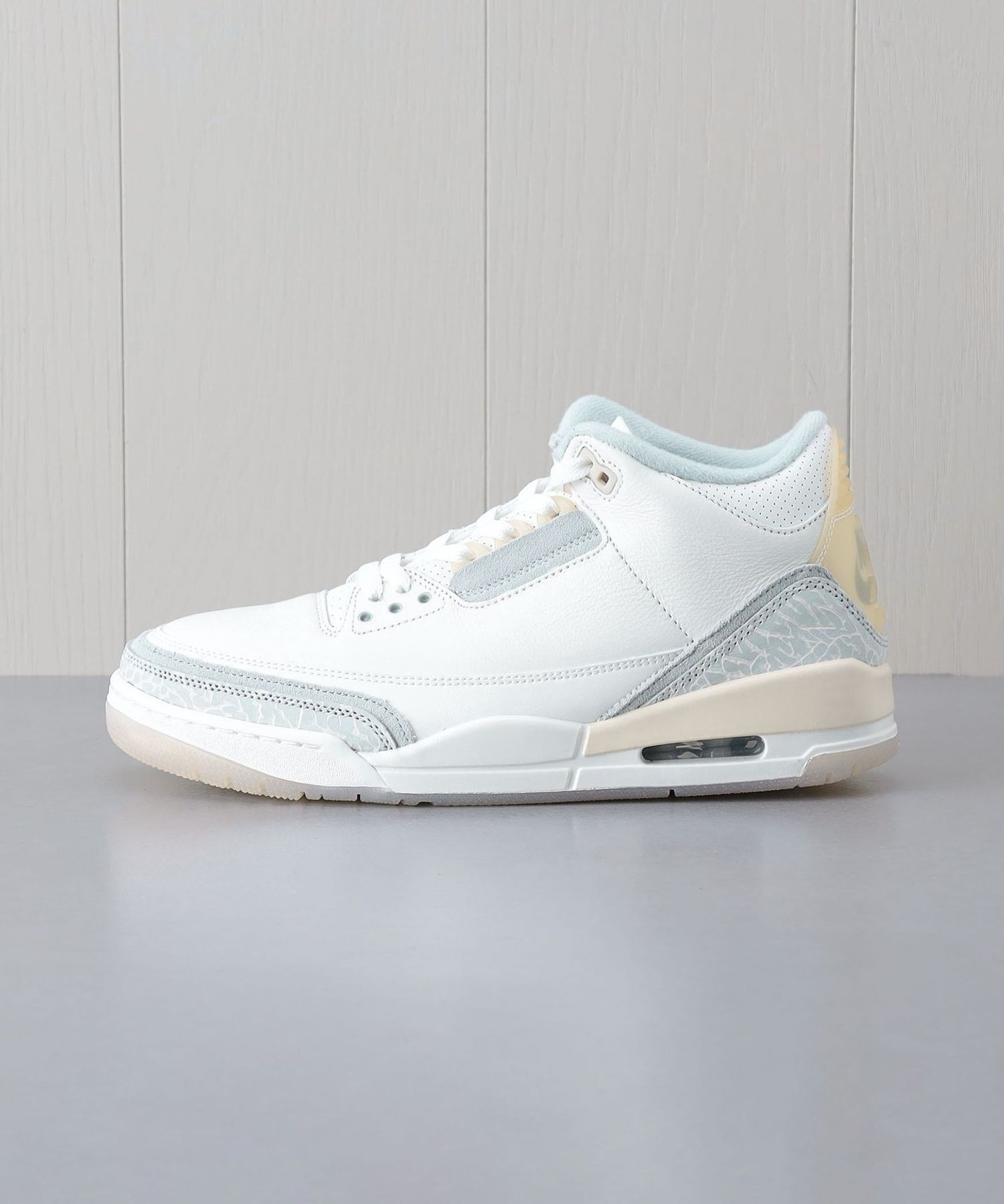 NIKE＞ AIR JORDAN 3 RETRO CRAFT IVORY/スニーカー