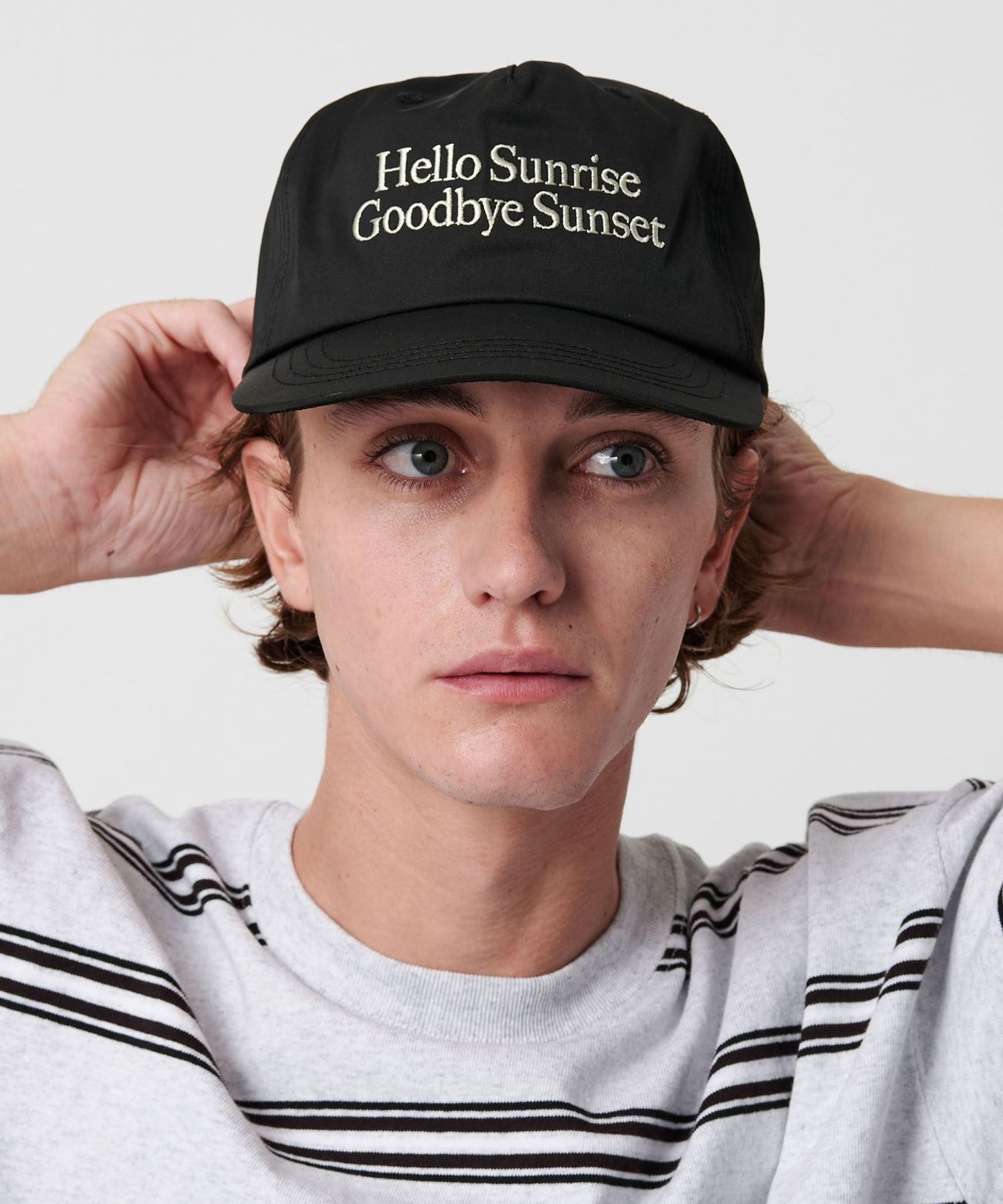 【Hello Sunrise】Fish Logo Relaxed Fit 5Panel Cap〜キャップ MUSINSA | HELLO SUNRISE Fish Logo Relaxed Fit 5Panel Cap_Red
