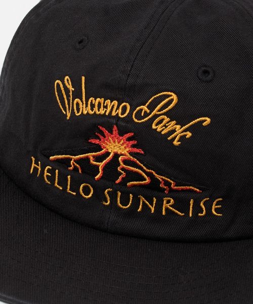 Hello Sunrise ボルケーノロゴ リラックスドフィット6P キャップ 헬로선라이즈 볼케이노 로고 릴랙스드 핏 6패널 캡_블랙 ChatGPT