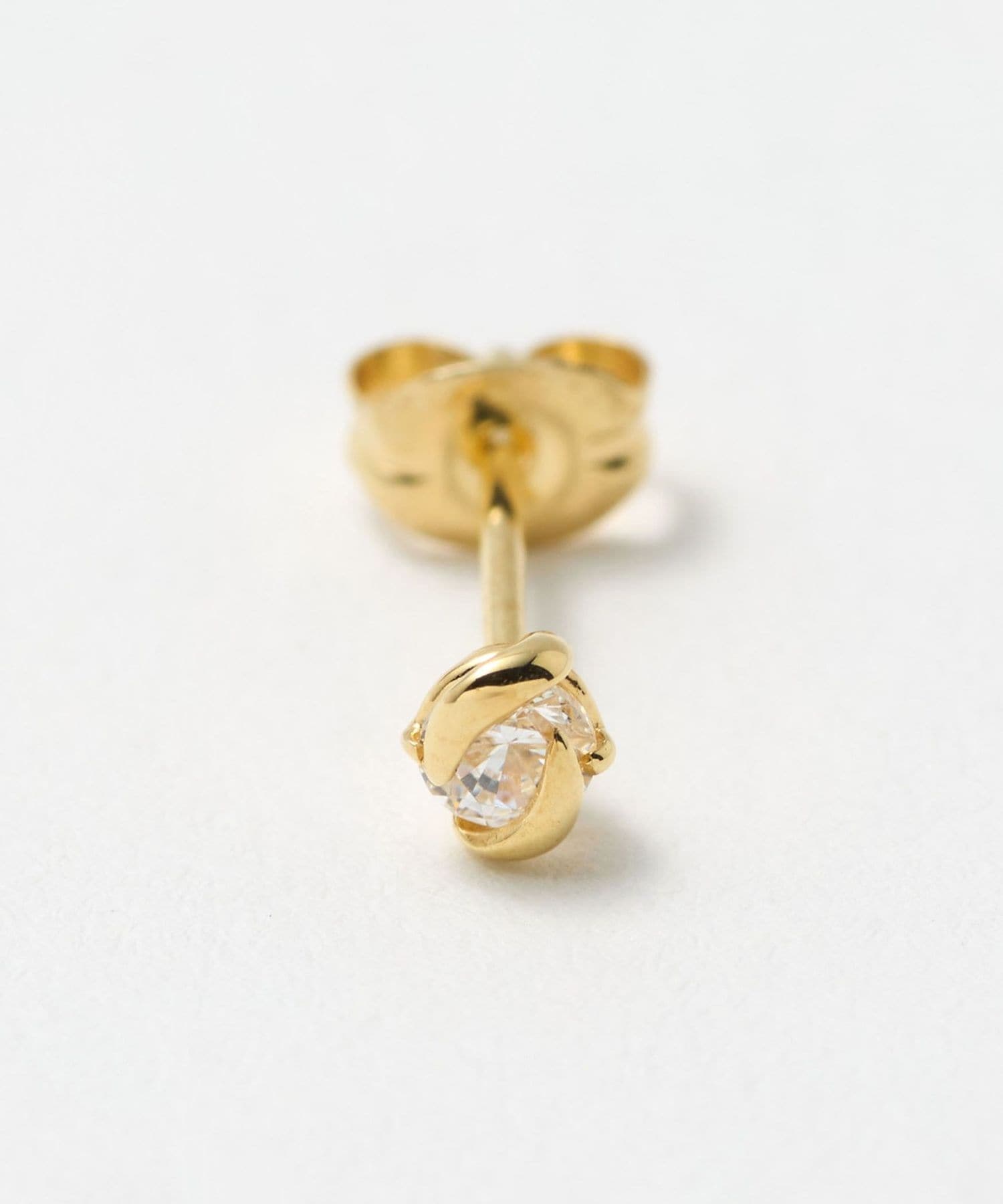 SHRINE＞S プロング スタッド ピアス ゴールドプレーテッド