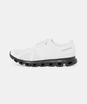 On/＜On＞クラウド 6 スニーカー/スニーカー / スリッポン