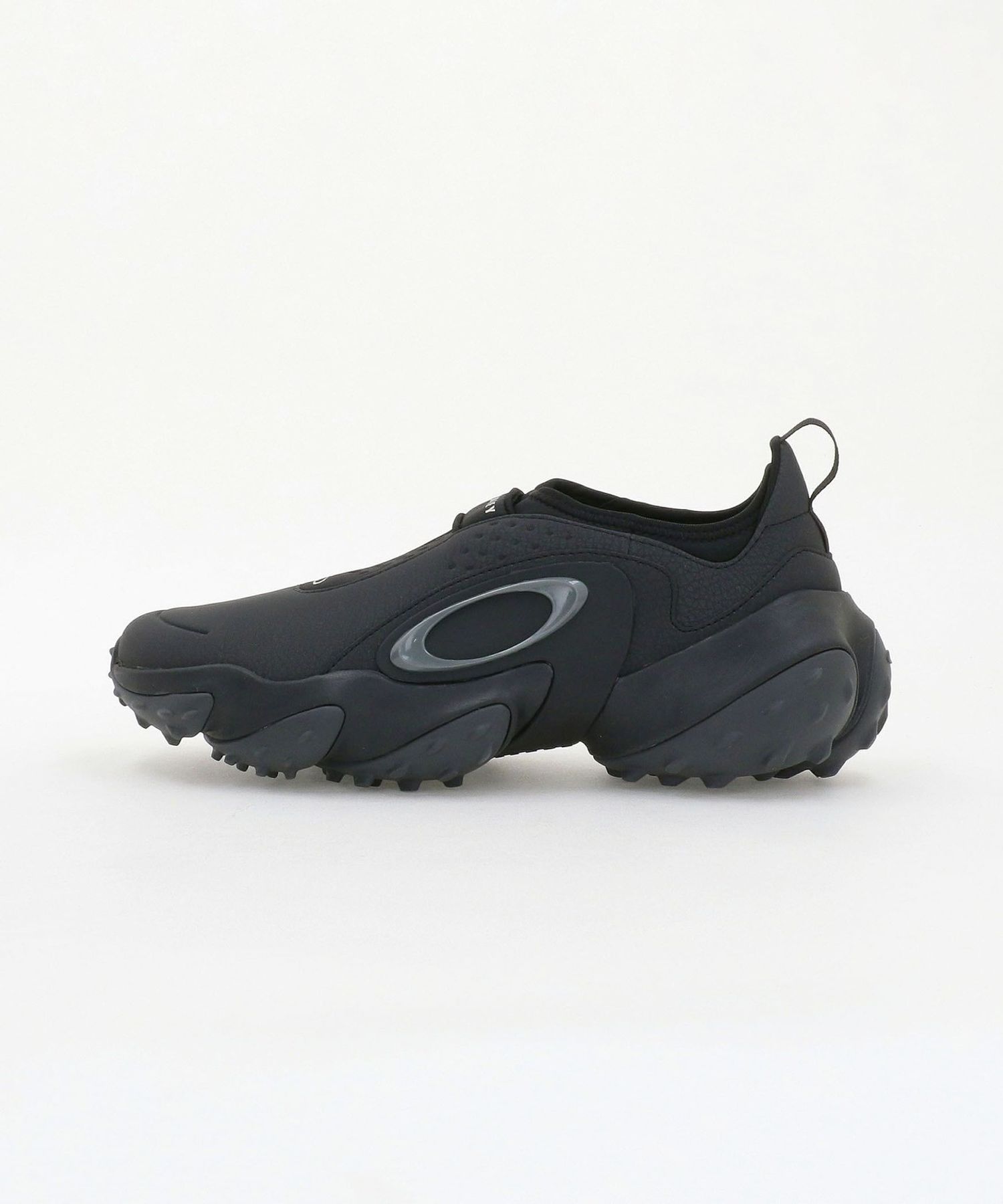 OAKLEY＞EDGE ICON スニーカー