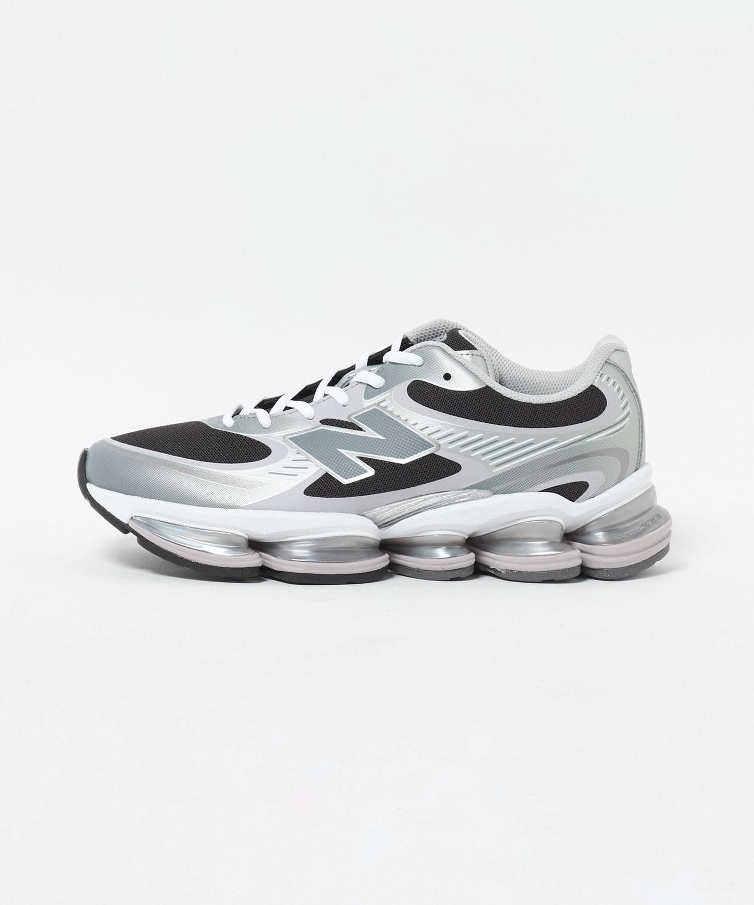 New Balance＞2000 スニーカー