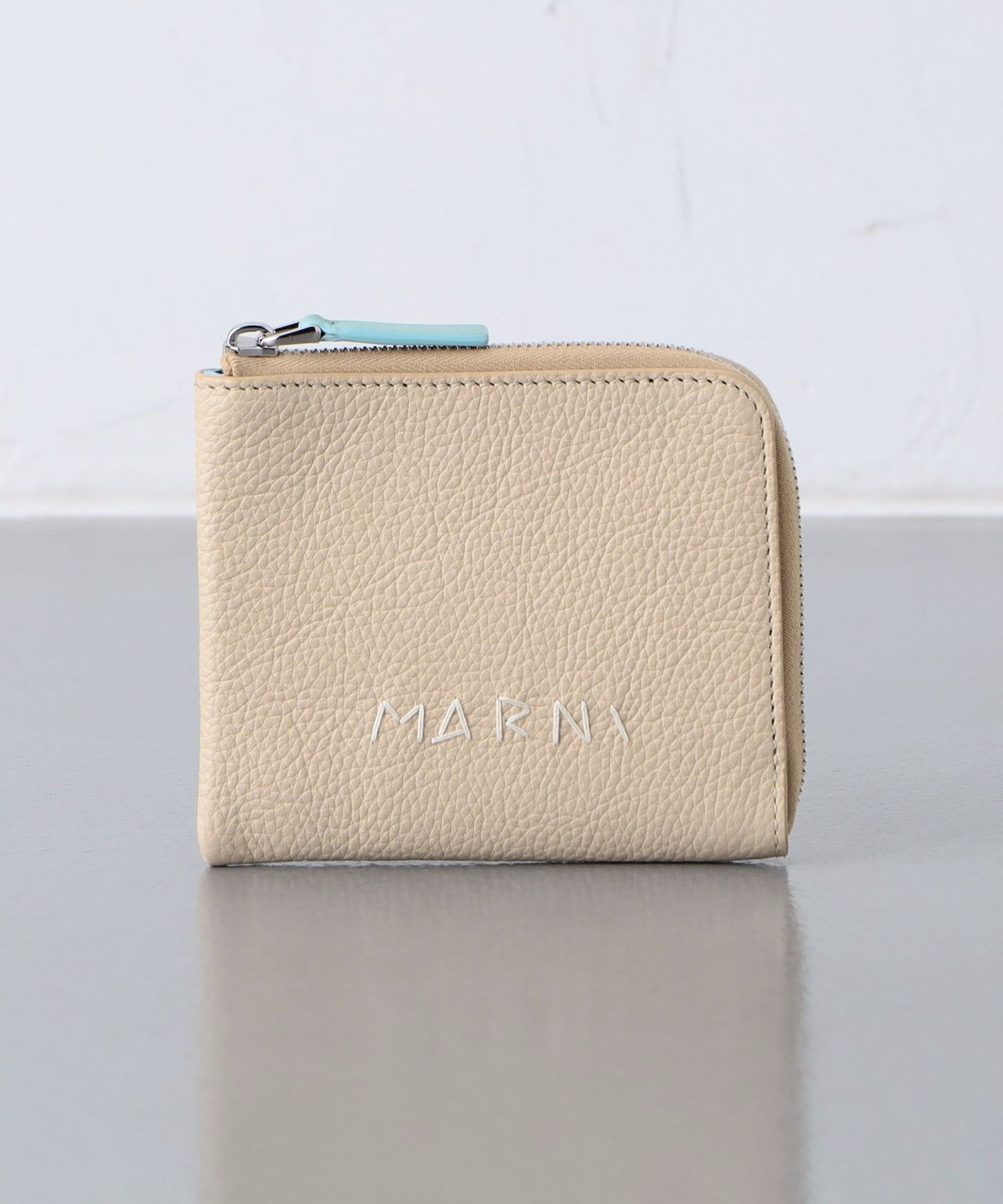 【美品】希少 MARNI マルニ ジップアラウンドウォレット コンパクト 財布 MARNI マルニ PFMO0108Q0 P5298 二つ折り財布 BILLFOLD
