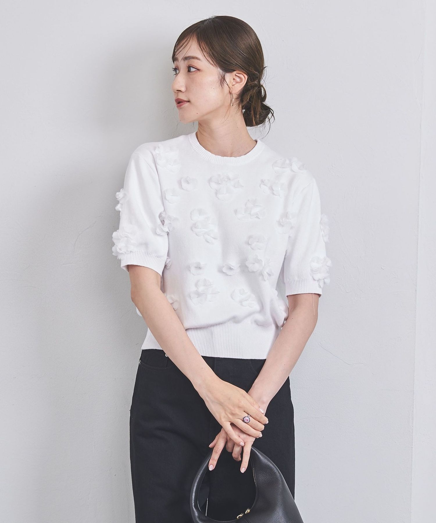 ★新品UNITED ARROWS 3Dフラワーモチーフ ショートスリーブニット UNITED ARROWS（ユナイテッドアローズ）の「3D フラワーモチーフ