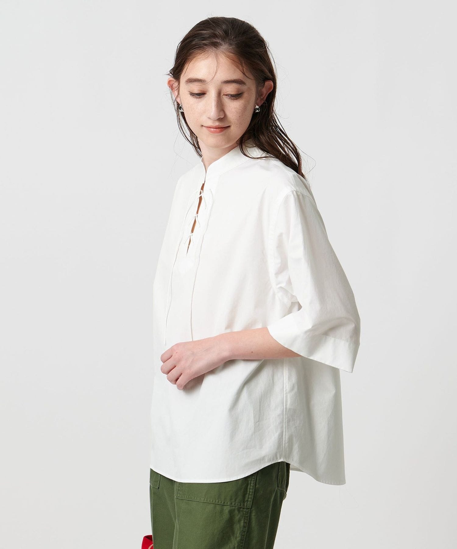 UNITED ARROWS - ユナイテッドアローズトウキョウ　レース　ギャザー　コットンシャツ ホワイト レースアップ ブラウス