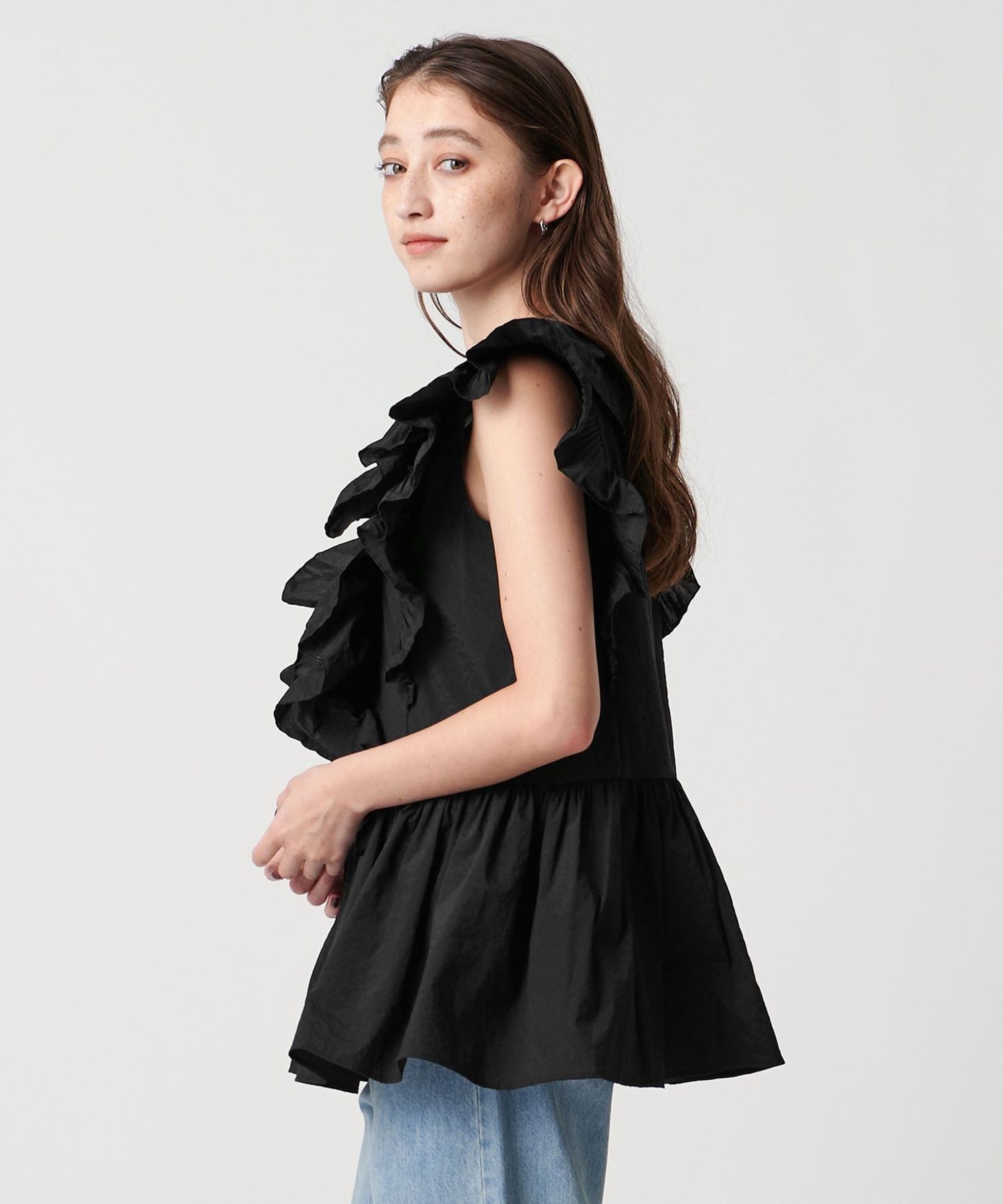 UNITED ARROWS フリル付きブラックTシャツ UNITED ARROWS｜プリーツフリル コンビ カットソー BLK