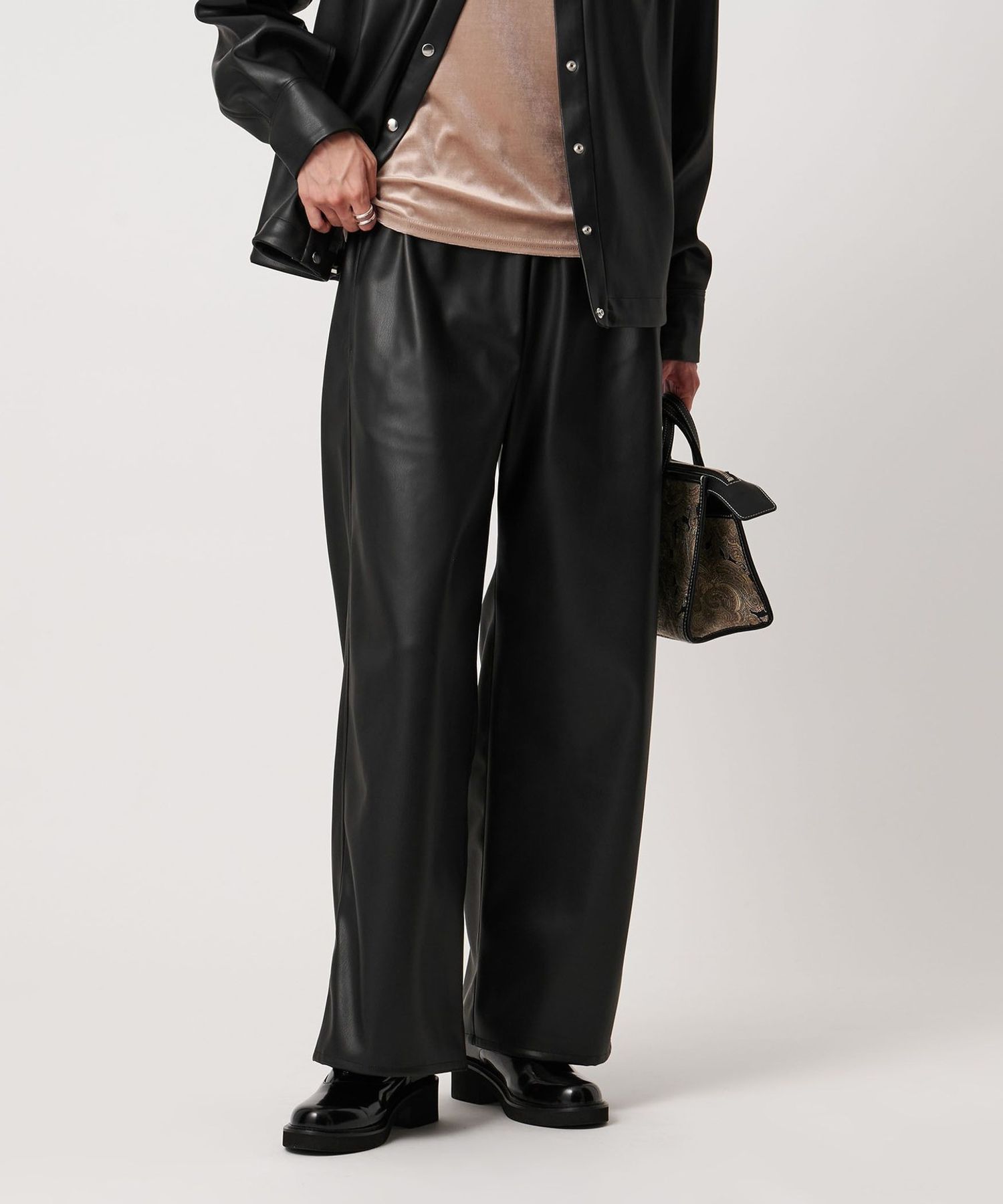【春色】ユナイテッドアローズ★定価17,600円/レザーライク イージーパンツ UNITED ARROWS パンツ 「ZOZO限定」シアサッカー オールギャザー