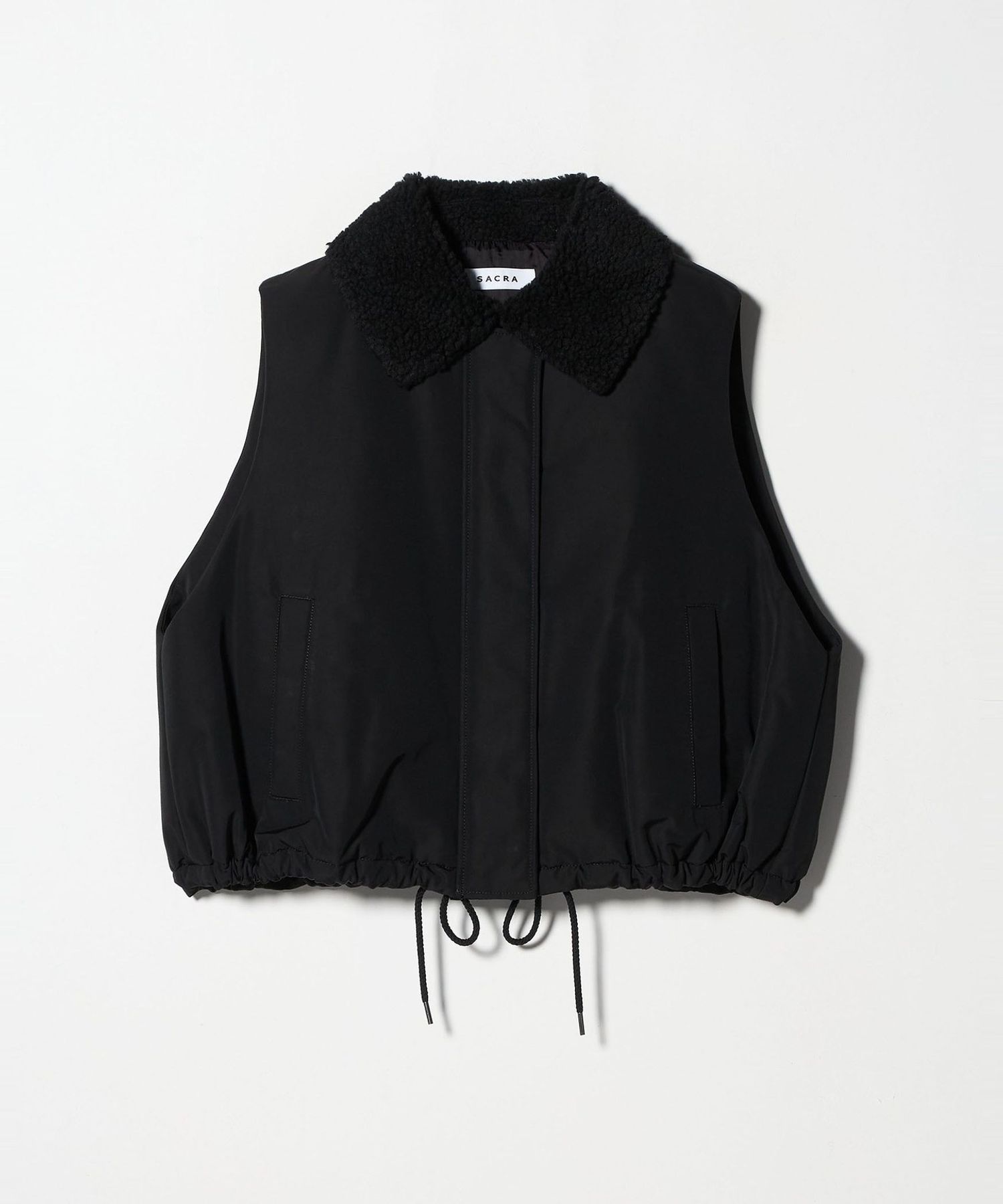 SACRA ボア ブラックベスト SACRA（ファッション） ベスト ジレ 「SACRA」ボア ミニベスト