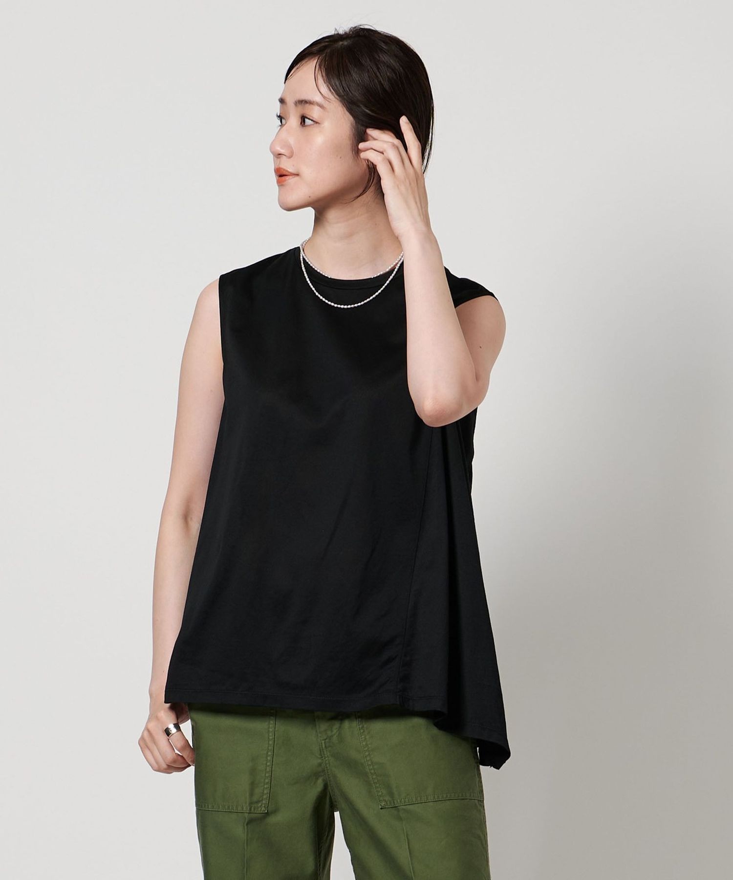 UNITED ARROWS ノースリーブベスト 黒/白 シャーリングジャガード ノースリーブブラウス