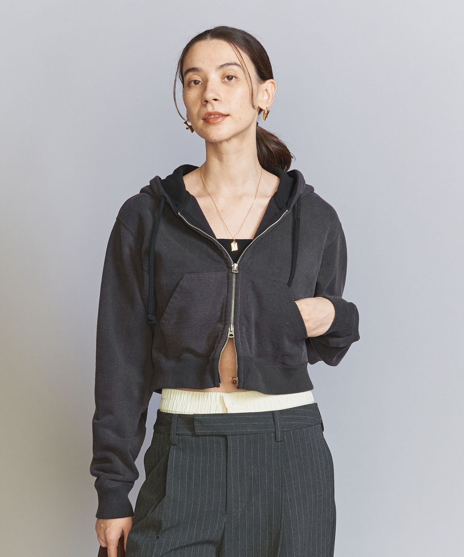 【別注】＜INSCRIRE＞ジップアップ ショートフーディー 1600024F1112_x1_a015.jpg