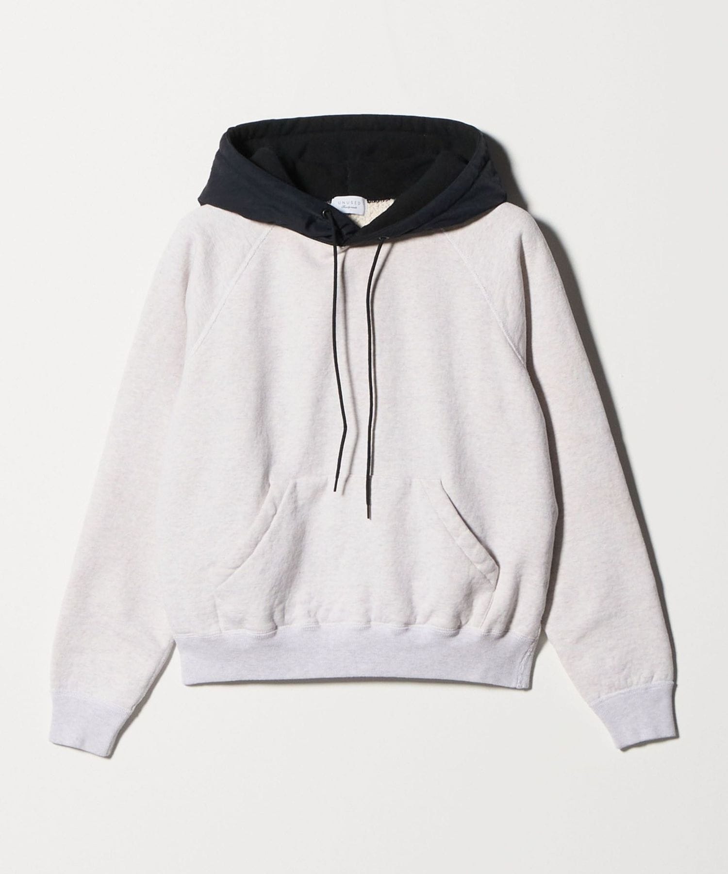 UNUSED＞バイカラーフーディ