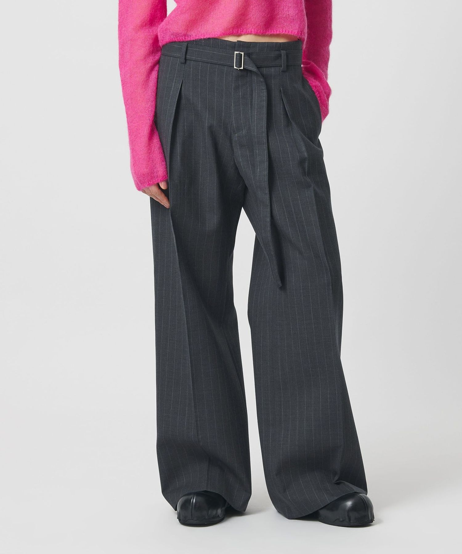 着用1回 H BEAUTY&YOUTH 25AW新作 スラックス M ストライプ H＞ストライプ ダブルクロス タックワイドパンツ