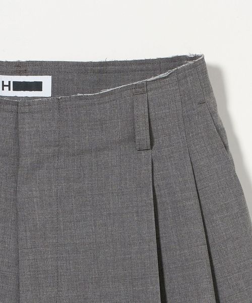 H＞カットオフ ハーフパンツ