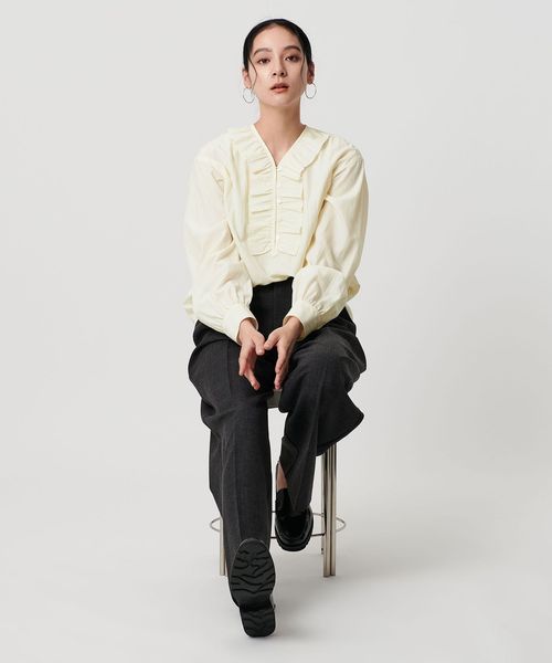 WEB限定 Wardrobe DAILY MINIMAL】フリル Vネックブラウス