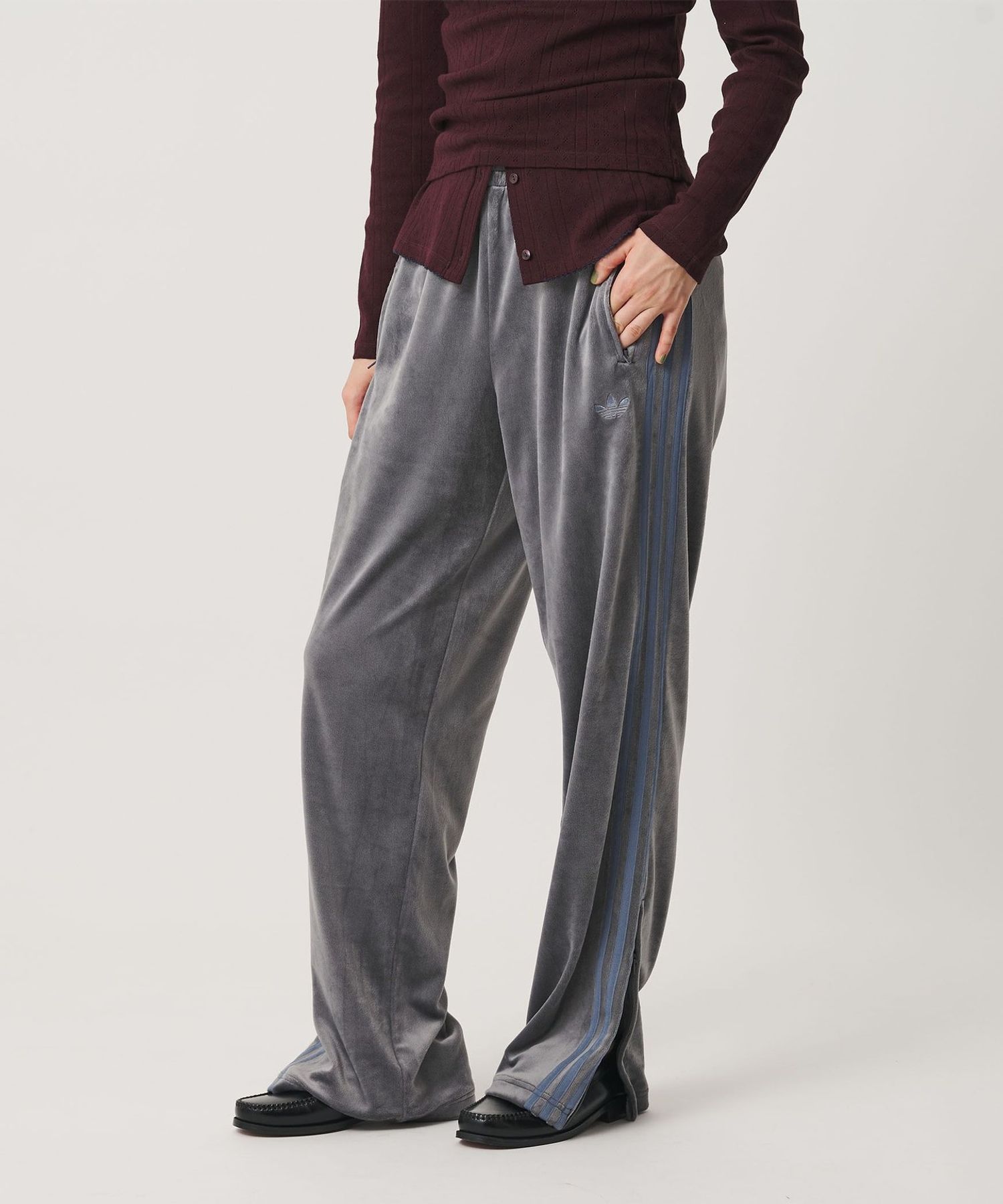 新品 アディダス ファイヤーバード トラックパンツ ベロアアローズ 別注】＜adidas Originals＞ファイヤーバード ベロアトラックパンツ
