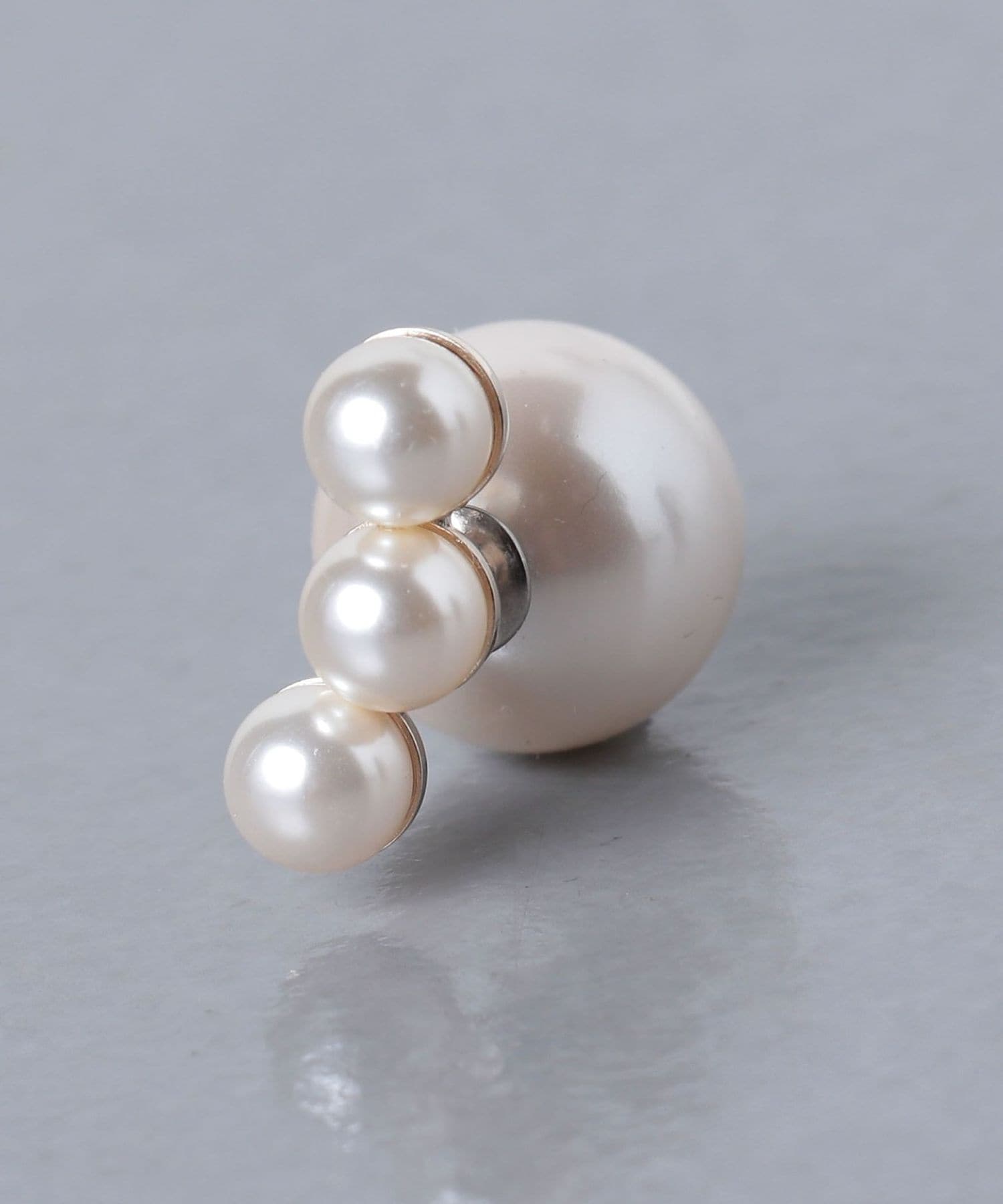 MAYU＞ 3フェイクパール 片耳ピアス