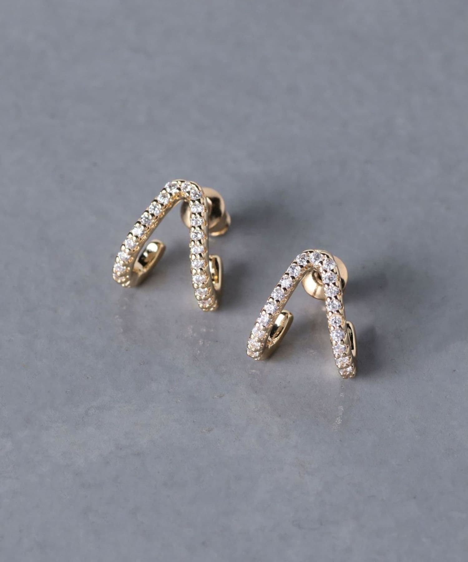 UNITED ARROWS｜ピアス UNITED ARROWS＞V―SHAPED ピアス