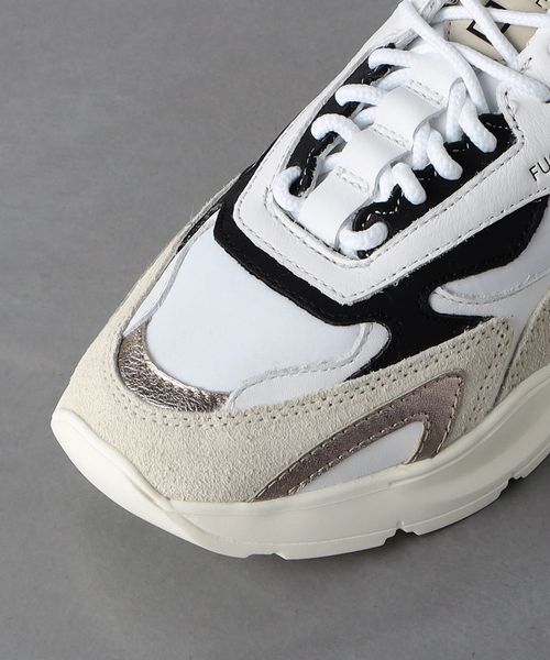 D.A.T.E＞FUGA スニーカー