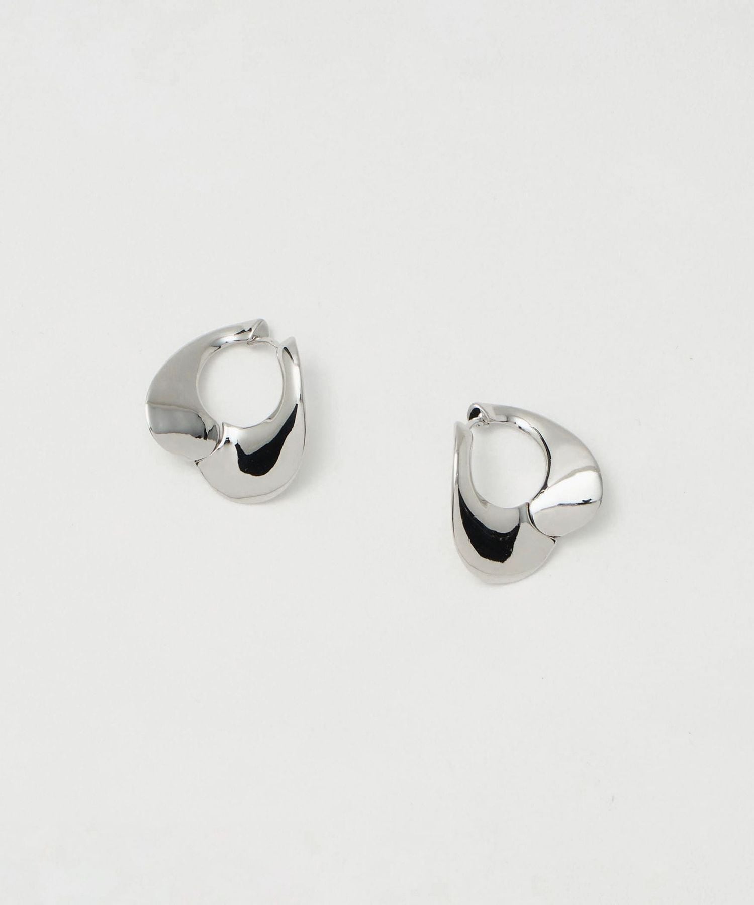 ラッキージョン　イーグルフェイス　ピアス バロック シェイプ ピアス