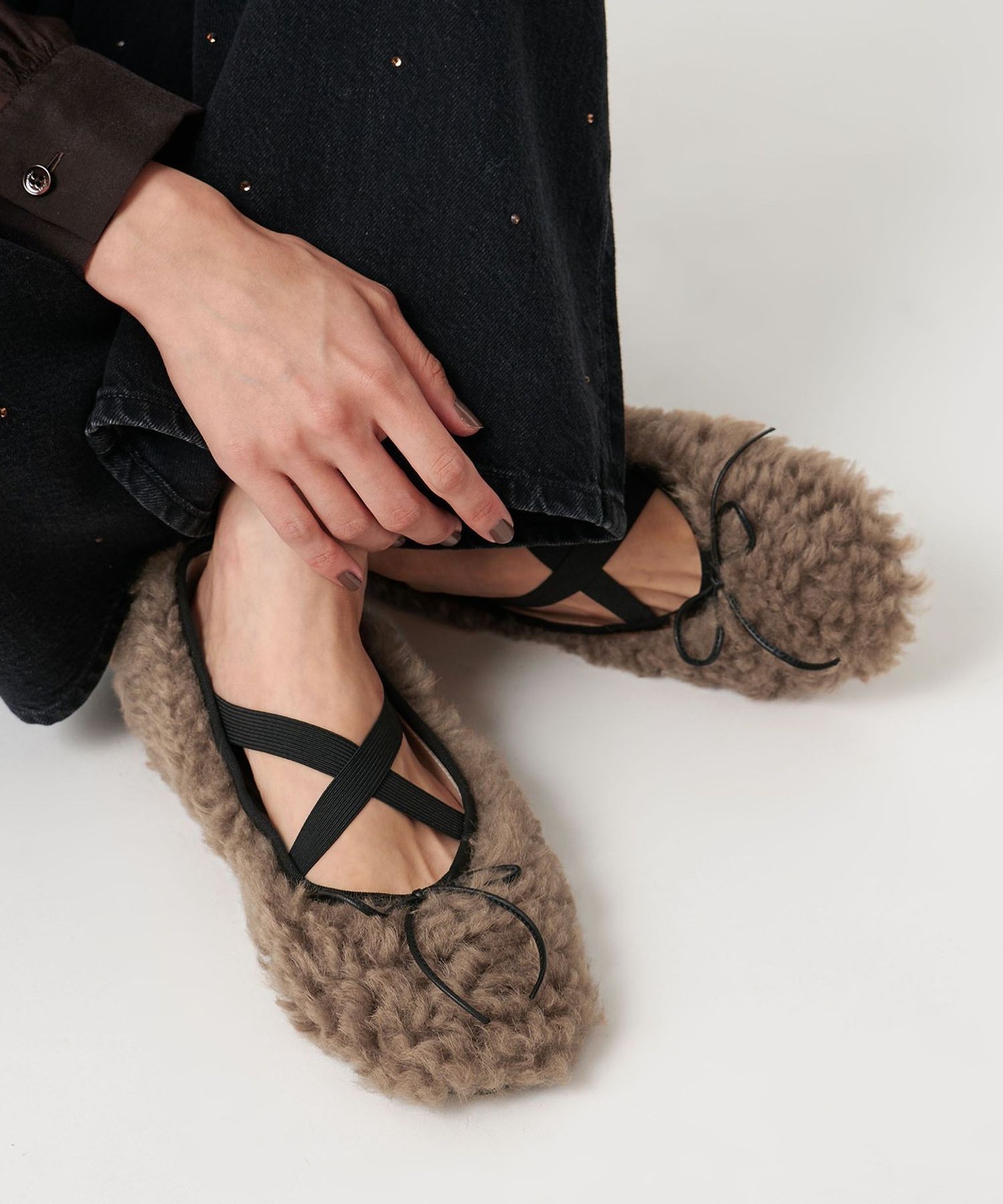 NEBULONI E. ＞MOU フラットシューズ