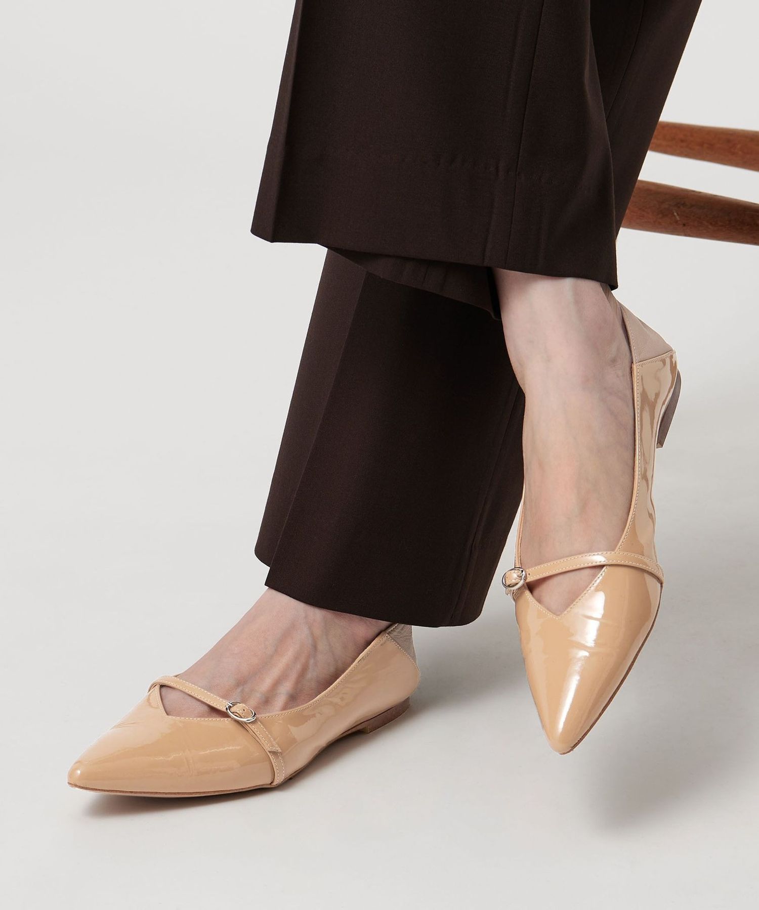 HEWN＞ポインテッドトゥ メリージェーン シューズ