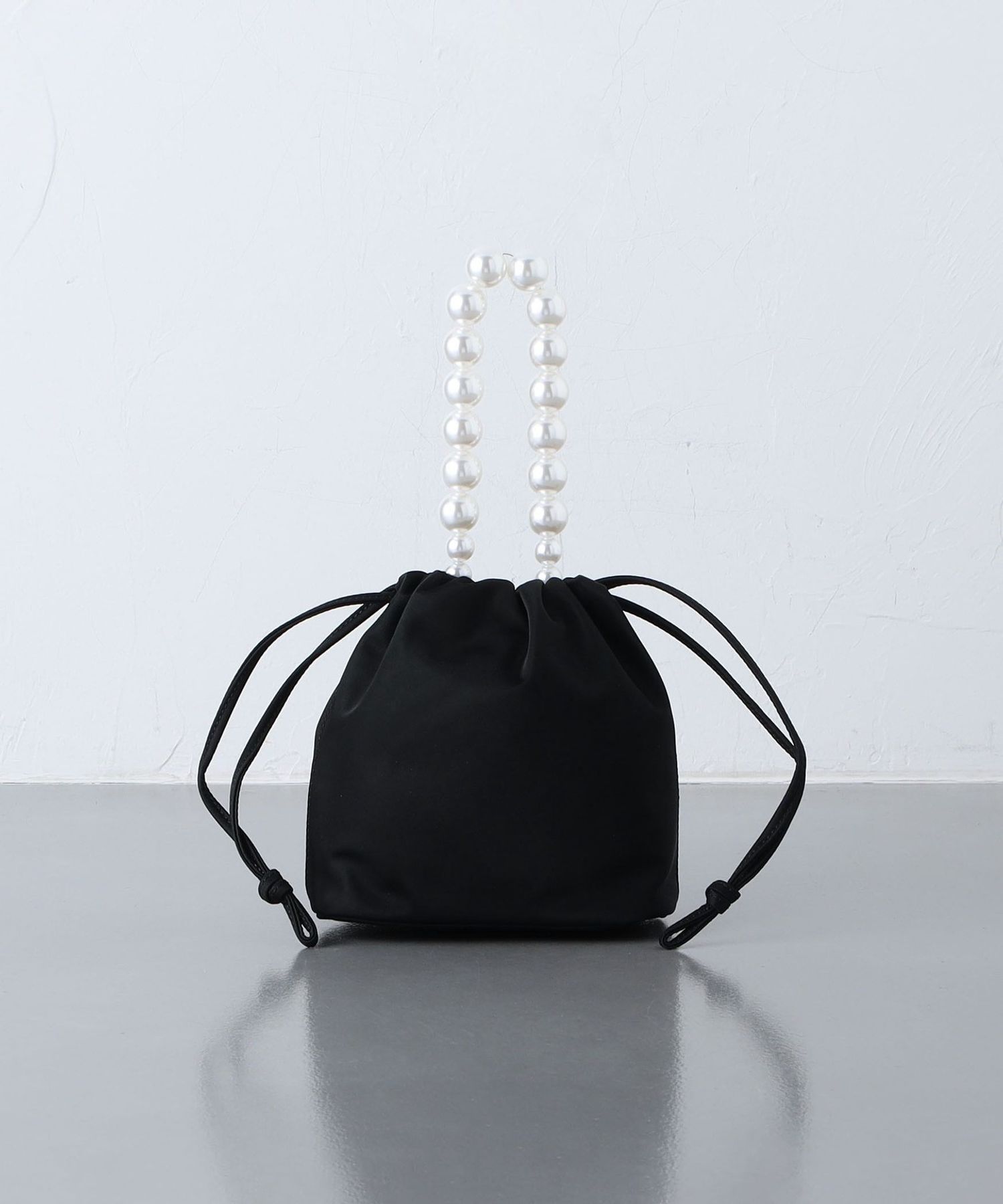 ナイロン製黒ドローストリングバッグ Nylon Drawstring Bag