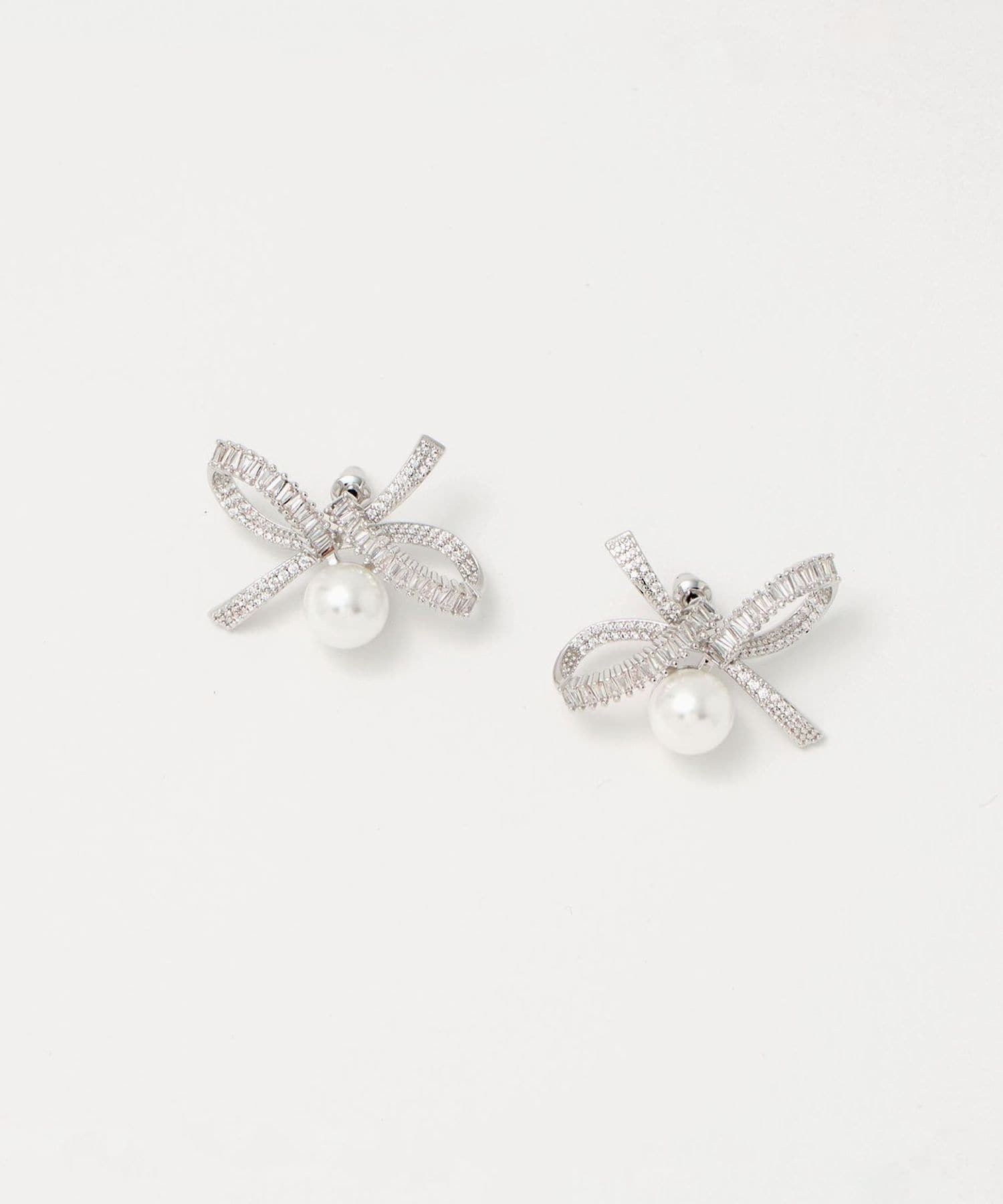 UNITED ARROWS リボンパヴェ＆イミテーションパール ピアス リボンパヴェ＆イミテーションパール ピアス