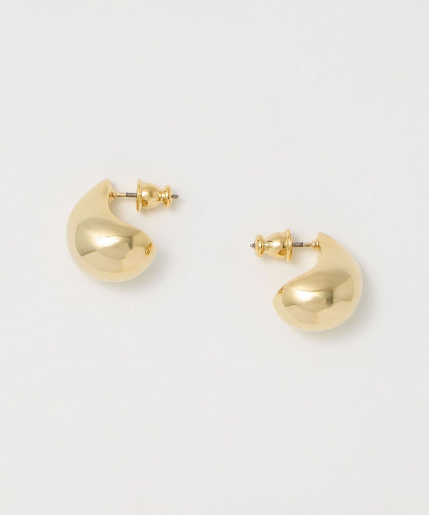 クレセントムーン ピアス