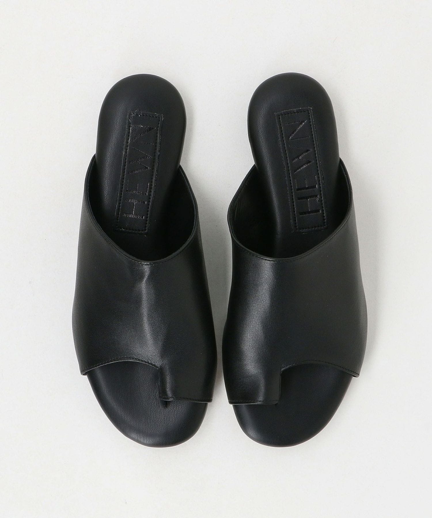 別注】＜HEWN＞THONG フラットサンダル