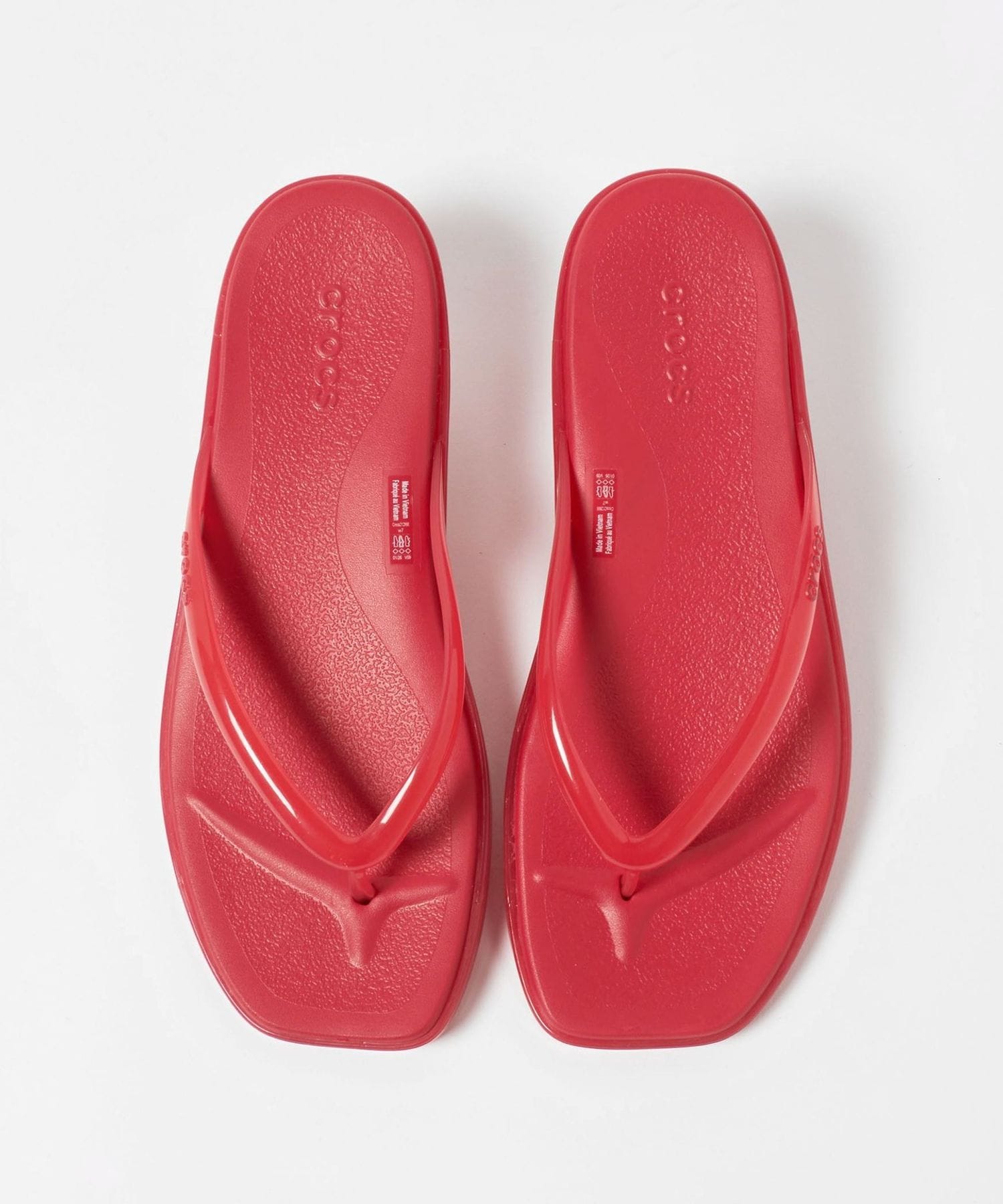 crocs＞MIAMI JELLY FLIP サンダル