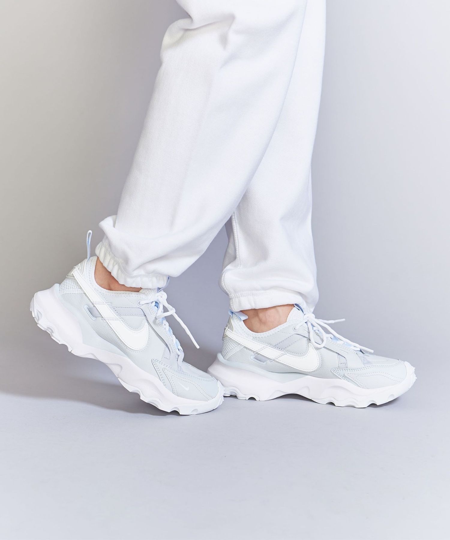<NIKE>ウィメンズ TC7900 プレミアム2/スニーカー