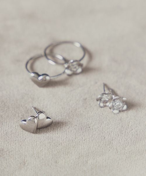 preek ハートピアス by Preek＞タイニー ハート ピアス