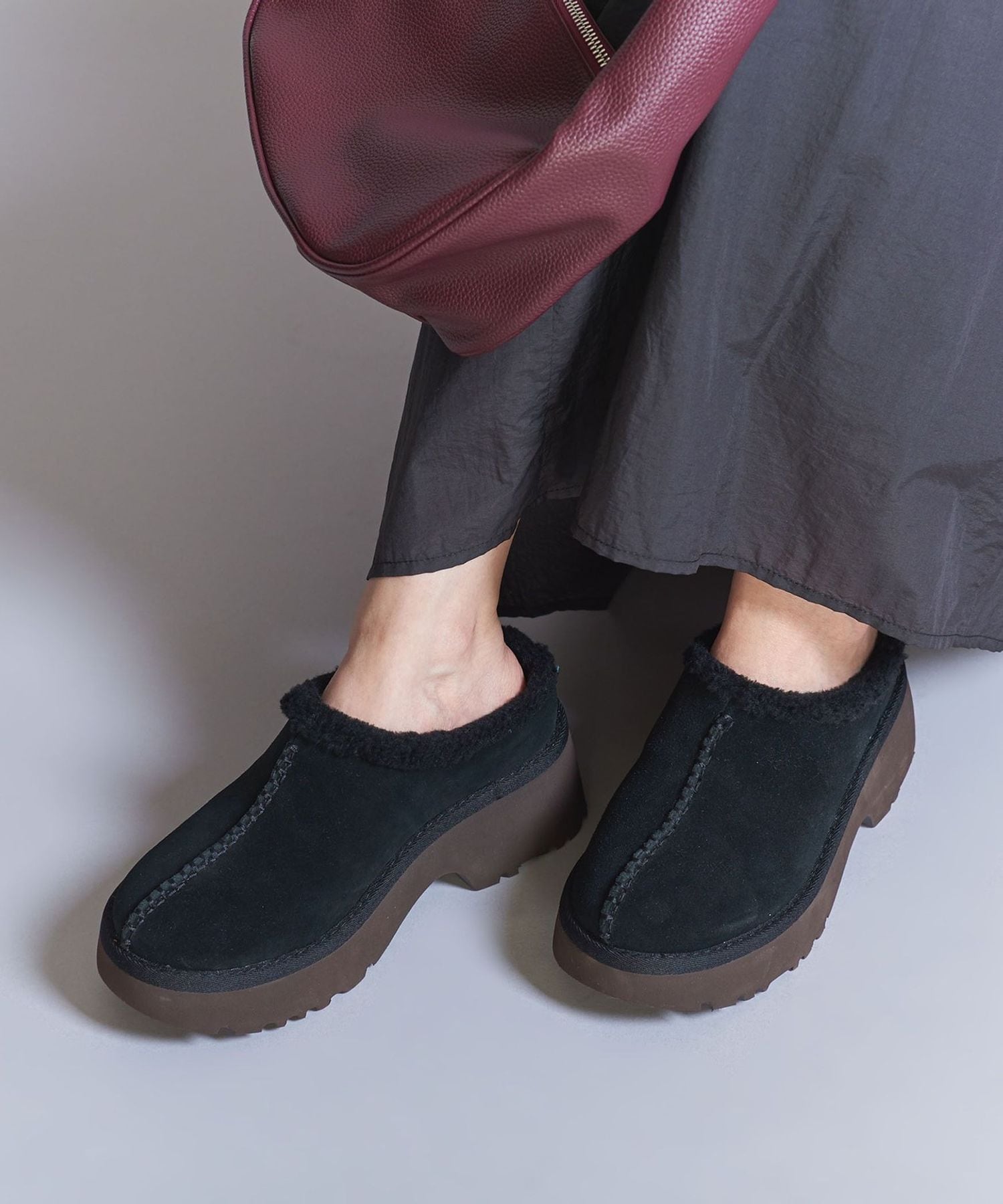 UGG アプショー ローファー ネイビー 上品なデザイン＆快適な履き心地 UGG アプショー ローファー ネイビー 上品なデザイン＆快適な