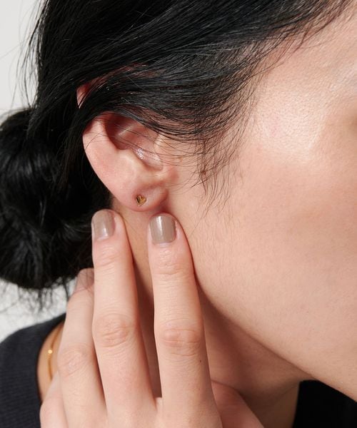 by Preek＞タイニー ハート ピアス
