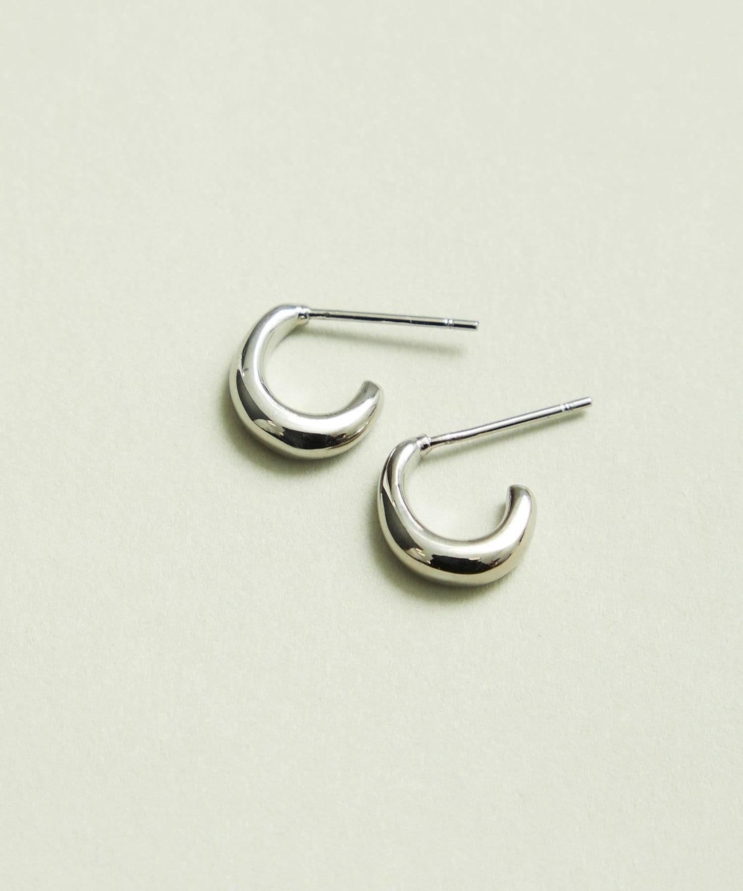 by Preek＞タイニー フープ ピアス